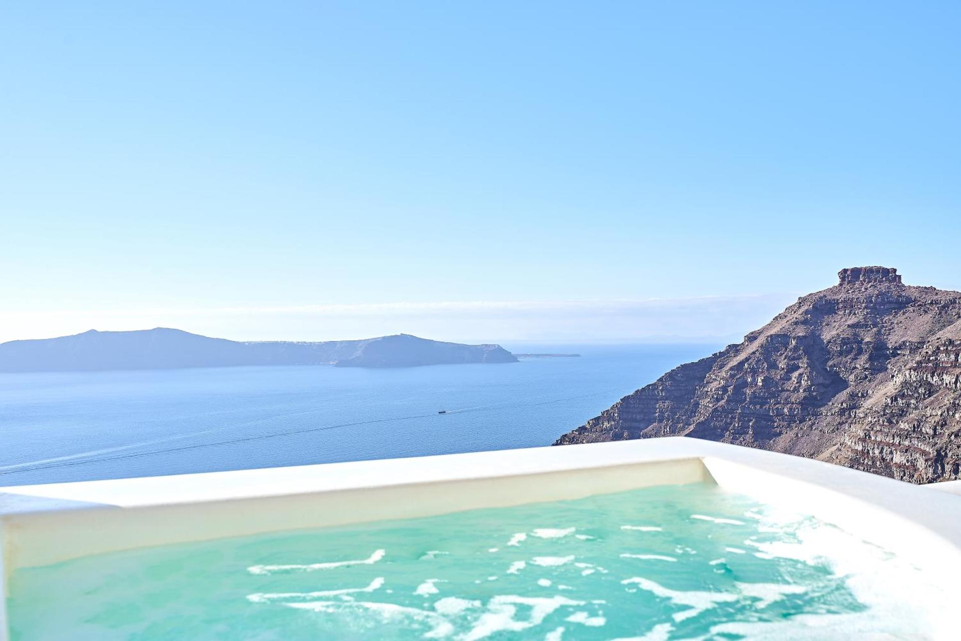 Prestige Double Room with Outdoor Hot Tub and Caldera View