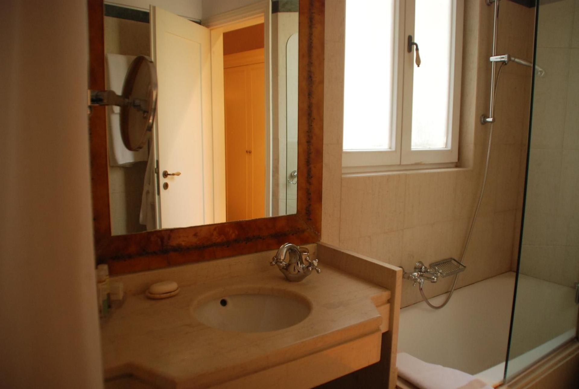 Siora Vittoria Boutique Hotel - Photo 21