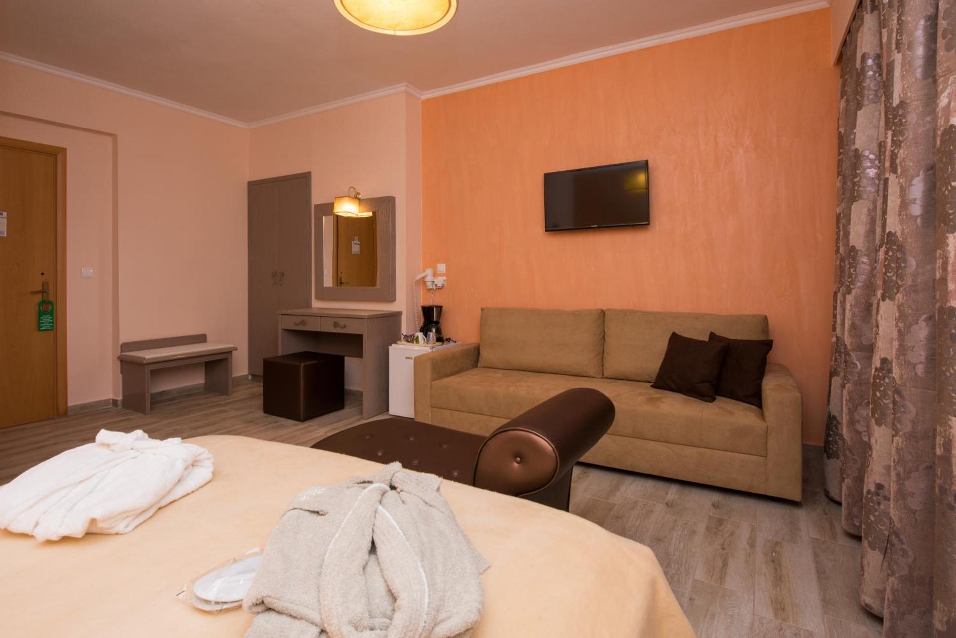 Hotel Pegasus-Adult Friendly - Photo 9