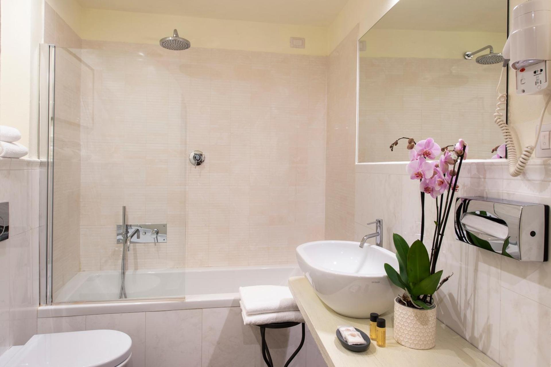 Boutique Historic Hotel L'Antico Pozzo in San Gimignano - Photo 57