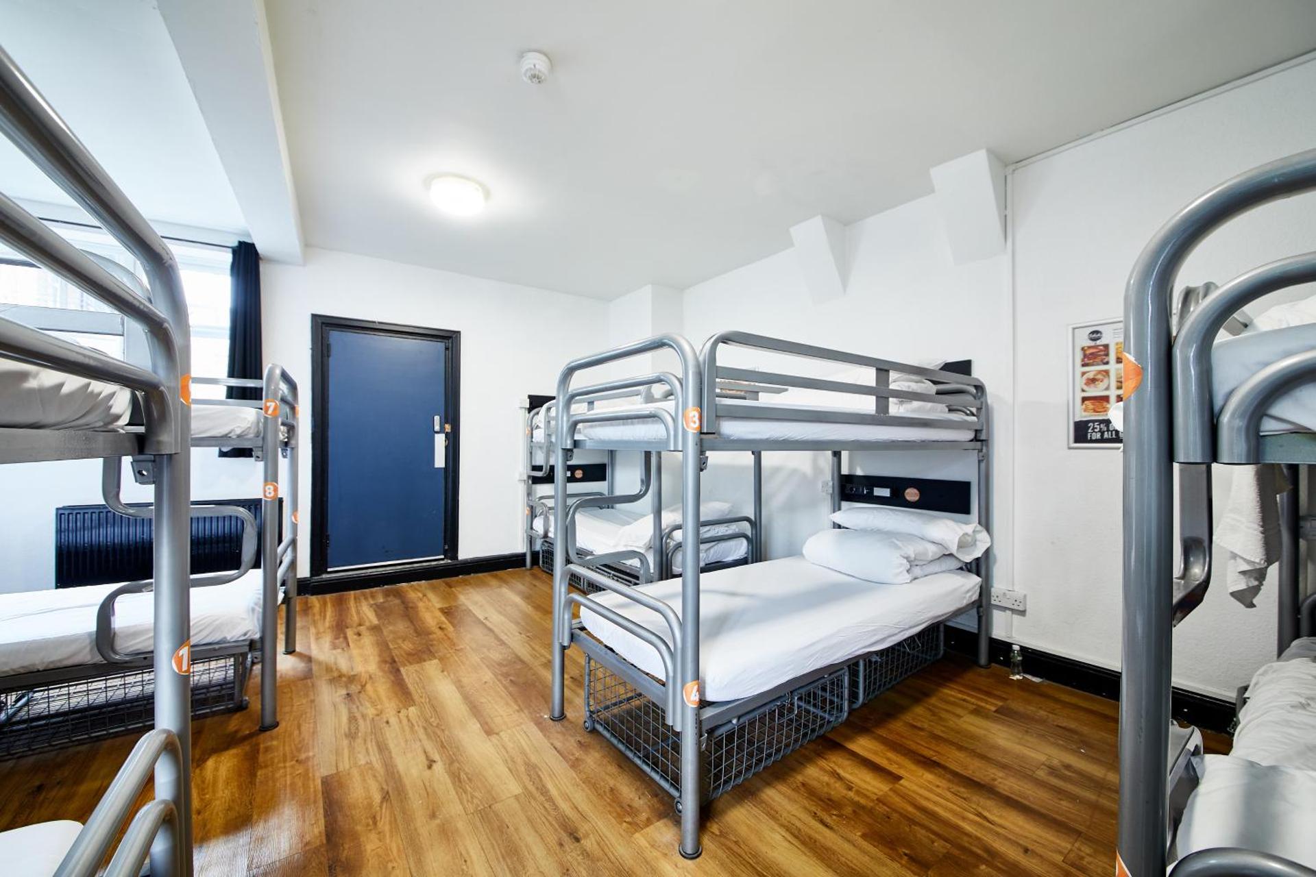 Bed in 10-Bed Mixed Dormitory Room with Shared Bathroom