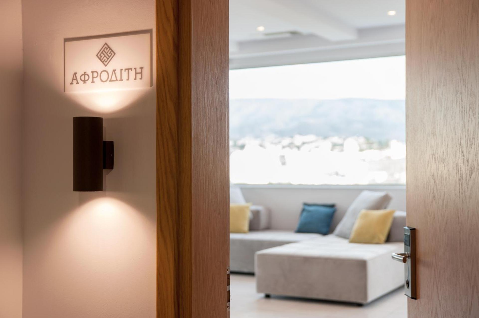 Athenaeum Grand Hotel - Photo 14