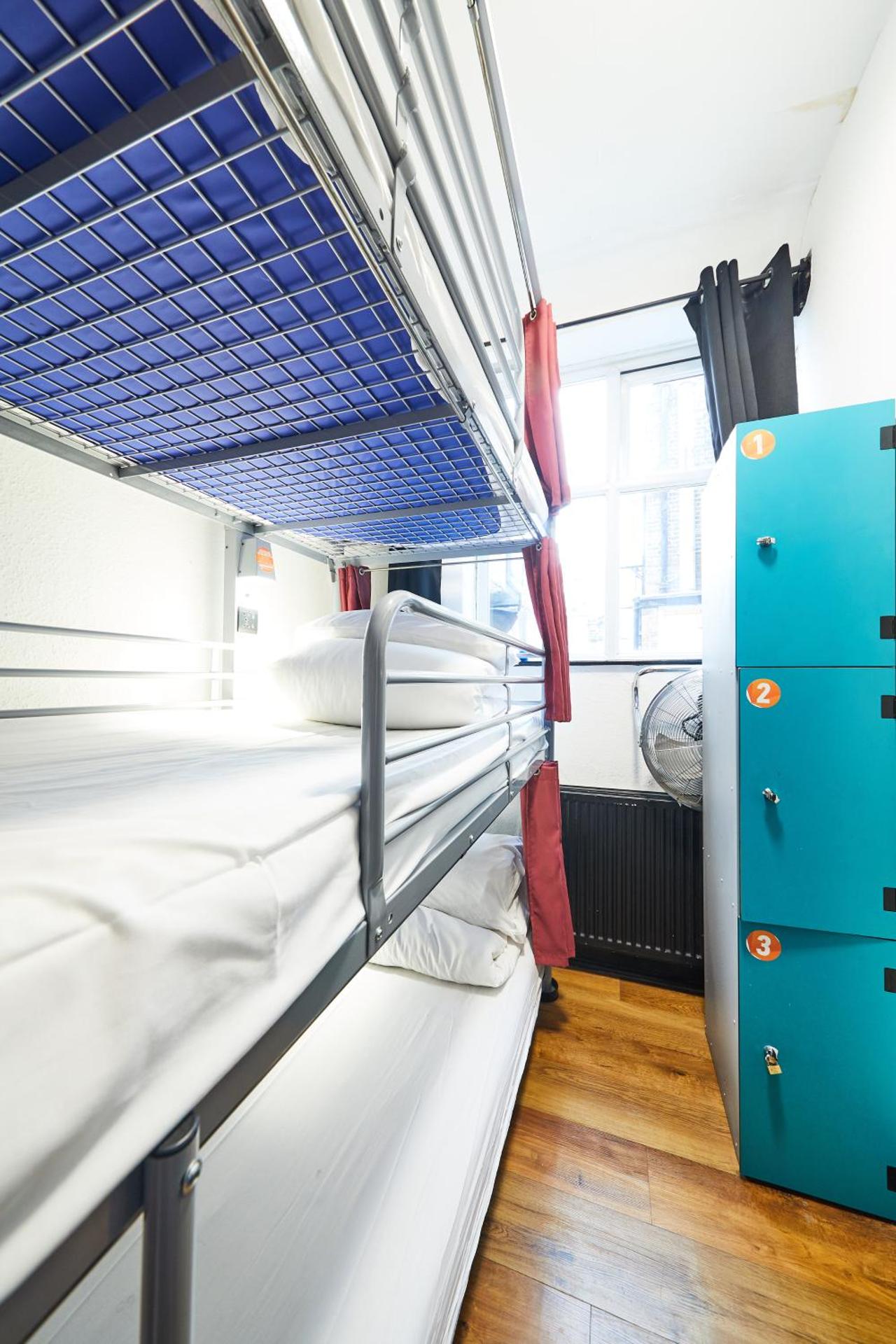 Bed in 12-Bed Mixed Dormitory Room with Shared Bathroom