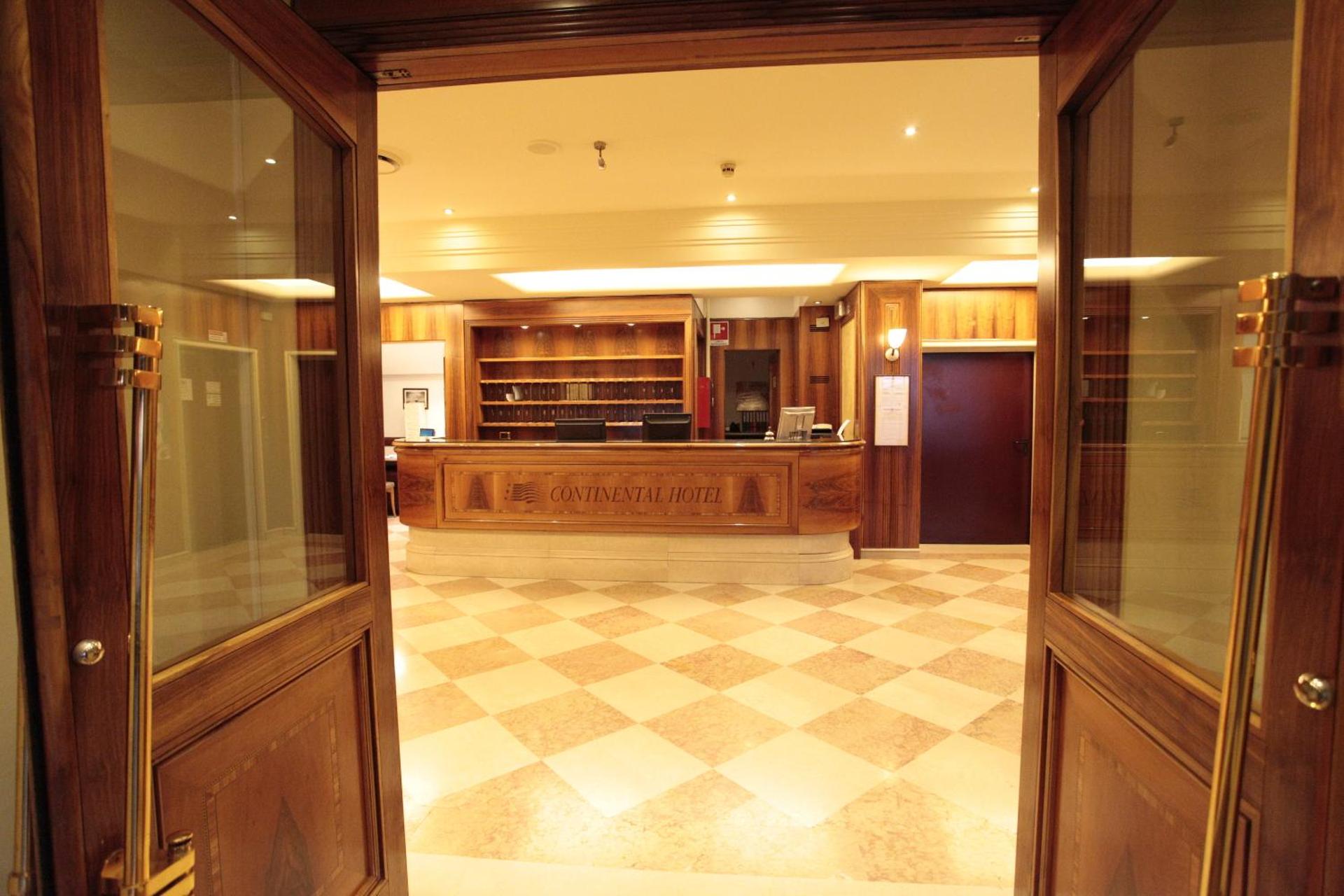 Continental Hotel - Photo 35