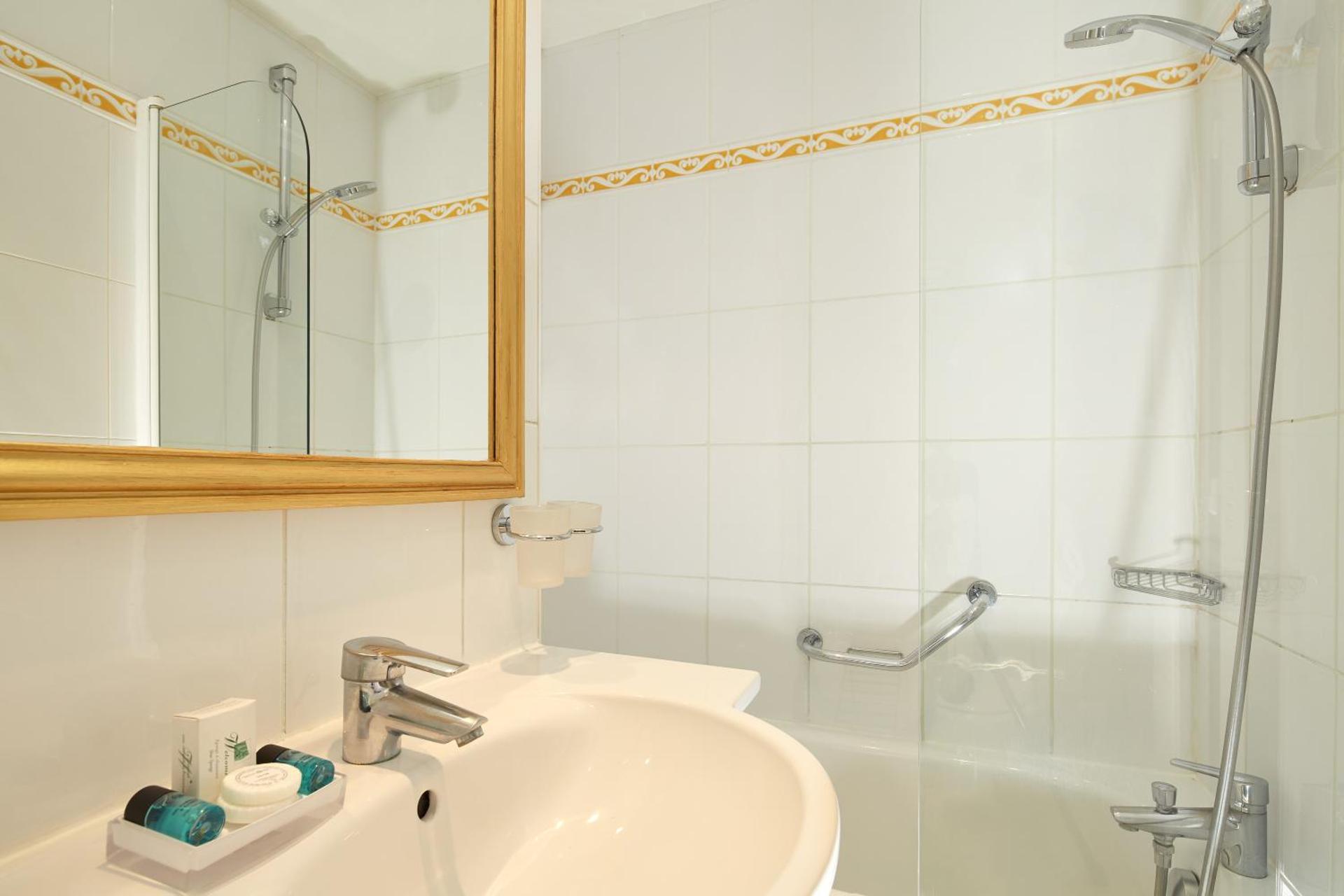 Austin's Arts Et Metiers Hotel - Photo 21