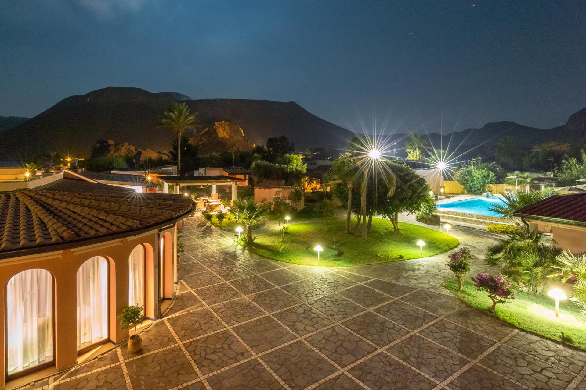 Hotel Eros - Photo 69