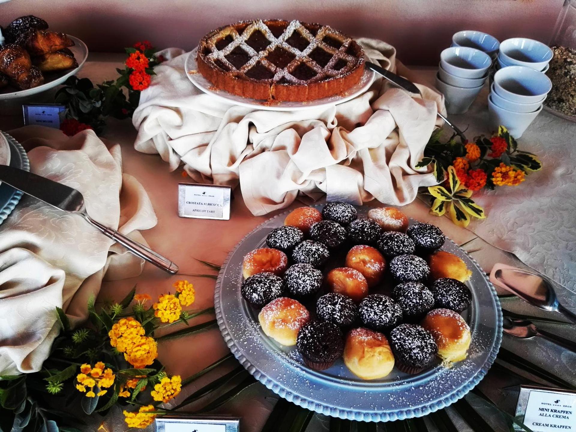 Hotel Eros - Photo 81