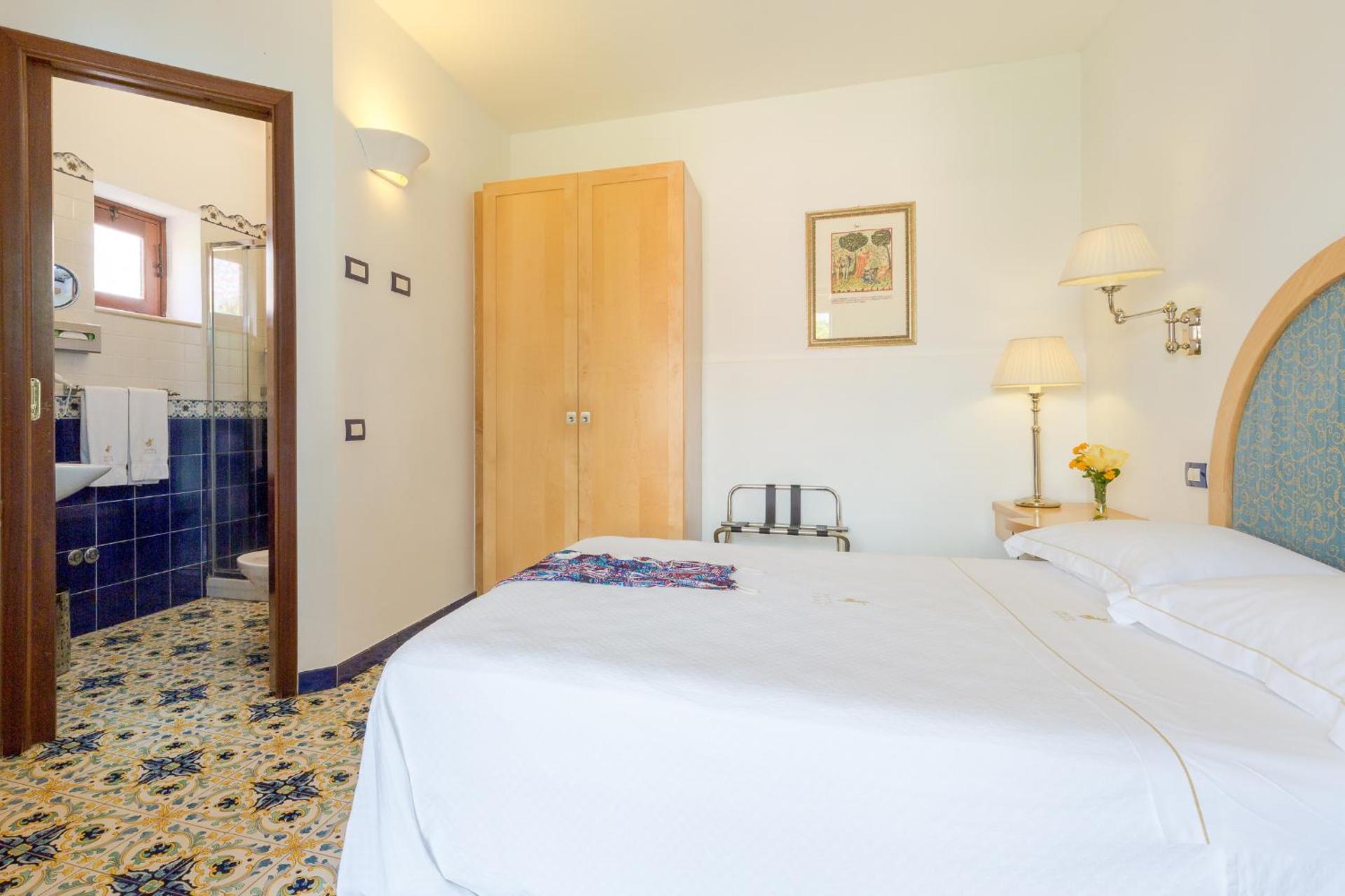 Hotel Eros - Photo 32