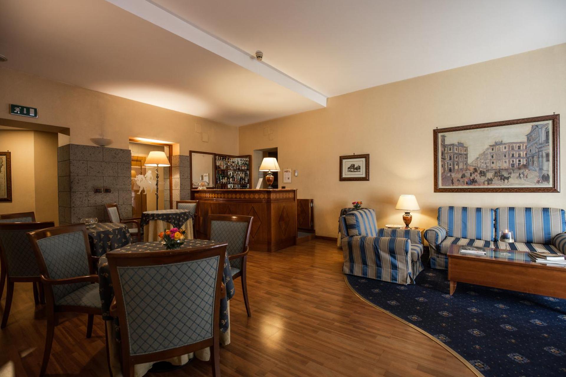 Massimo Plaza Hotel - Photo 17
