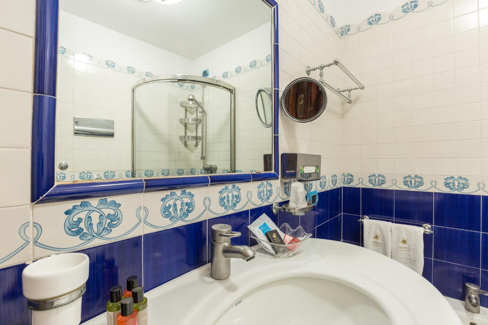 Hotel Eros - Photo 22