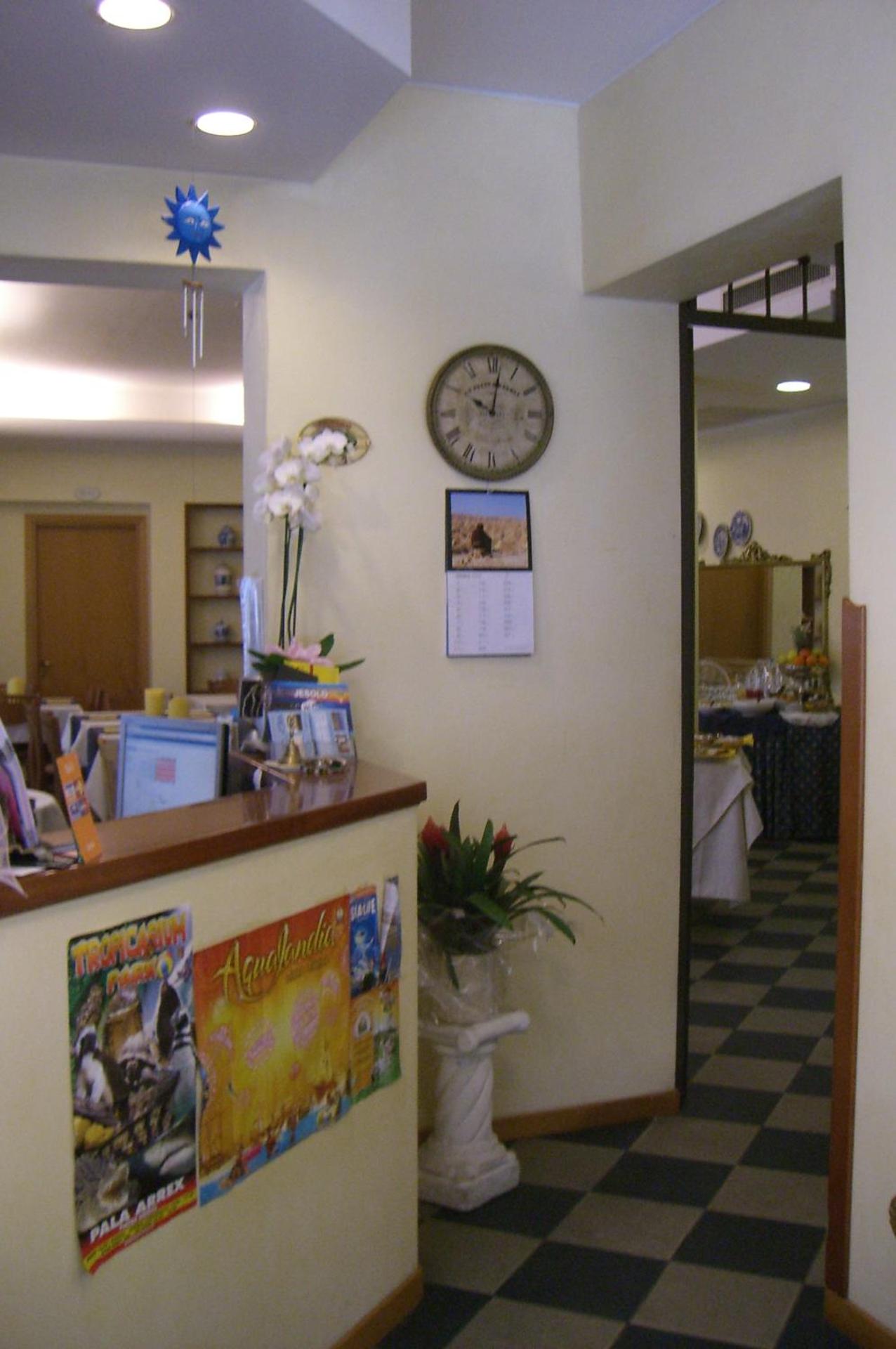 Hotel Lido - Photo 6