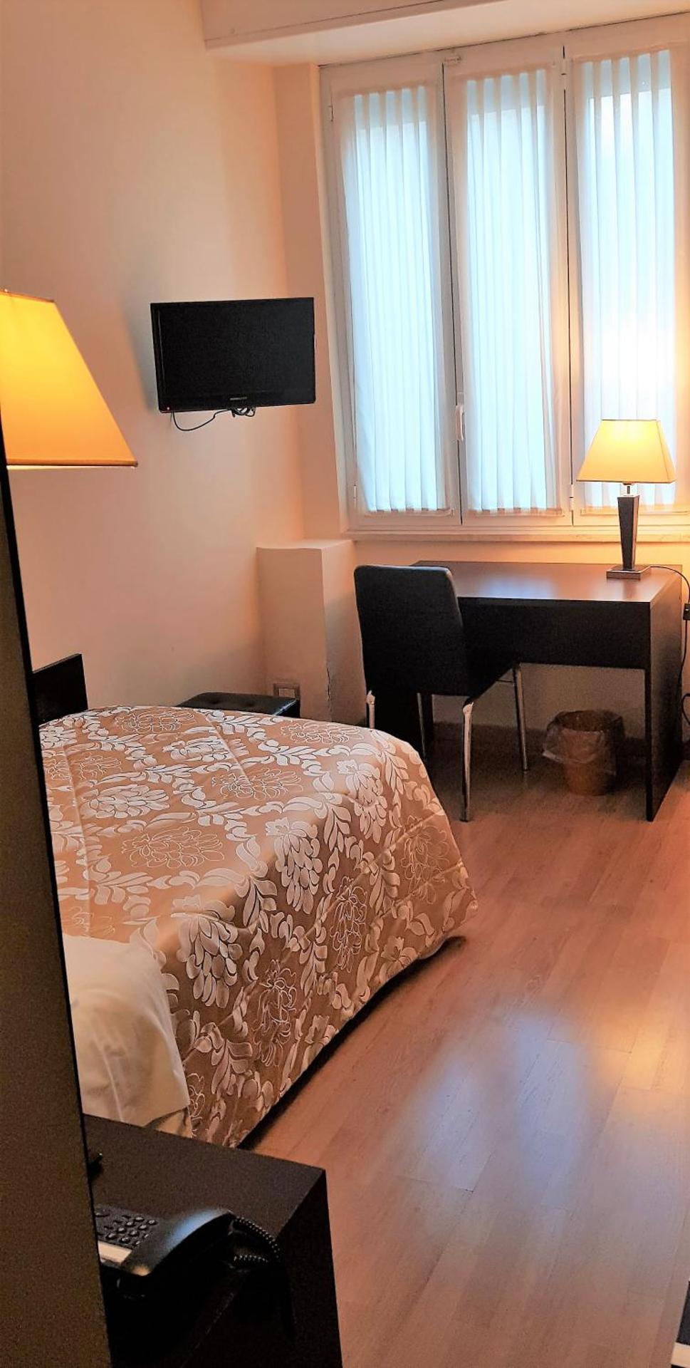 Hotel Aurora - Photo 17