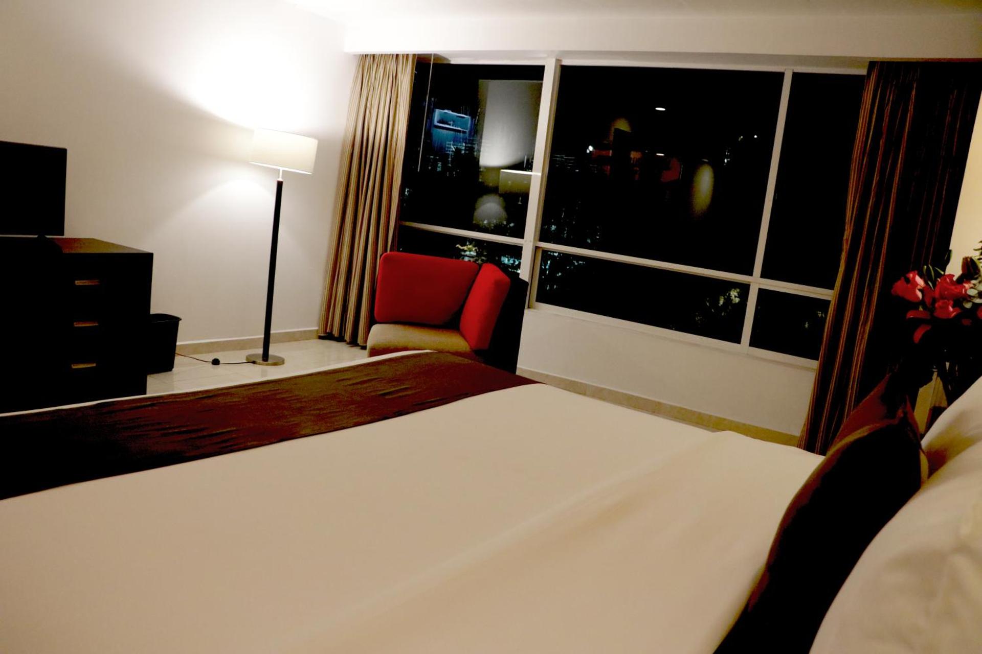 Hotel & Suites PF - Photo 23
