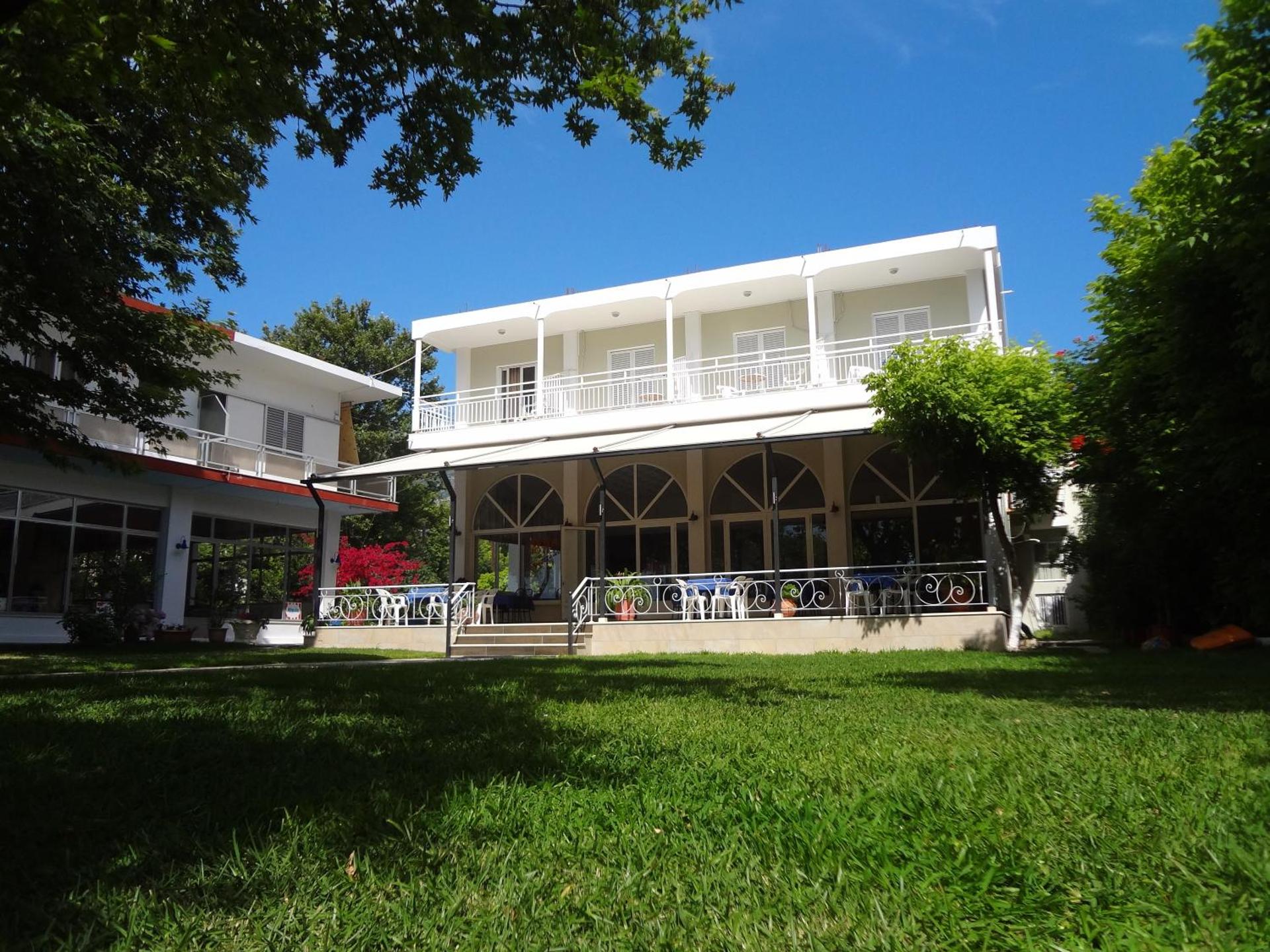 Avra Beach Hotel - Photo 10