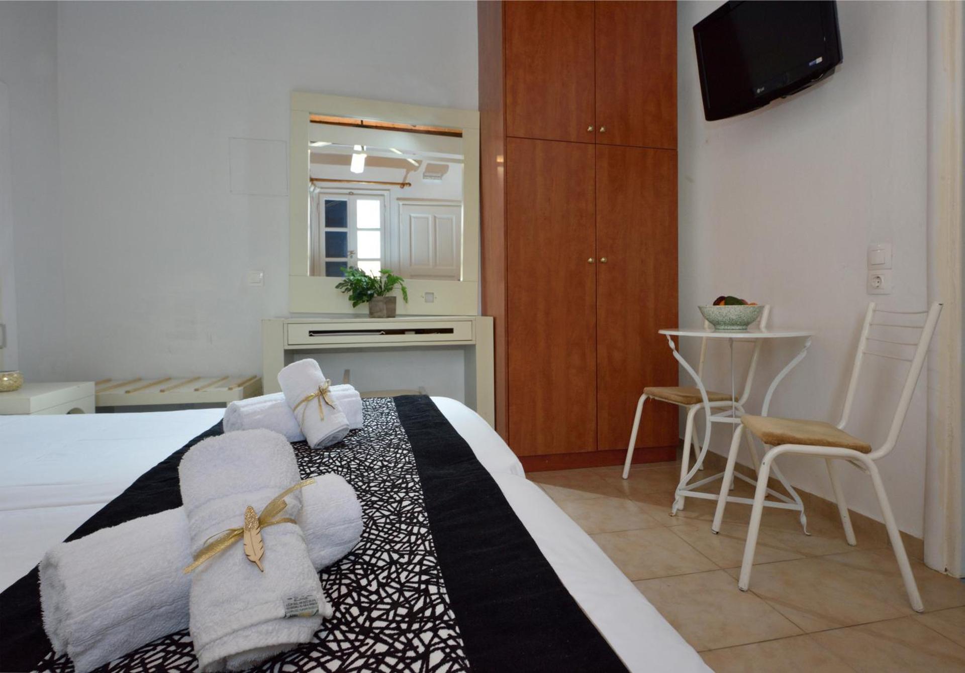 Adonis Rooms - Photo 11