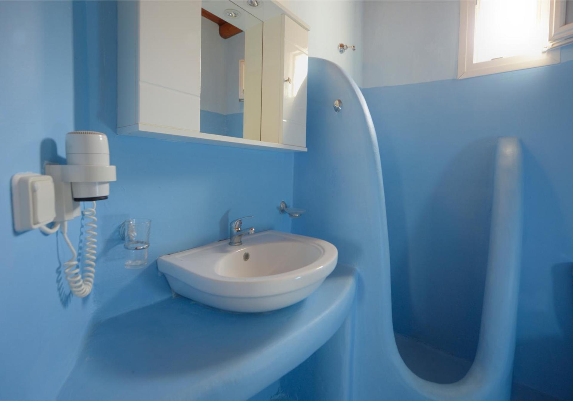 Adonis Rooms - Photo 28