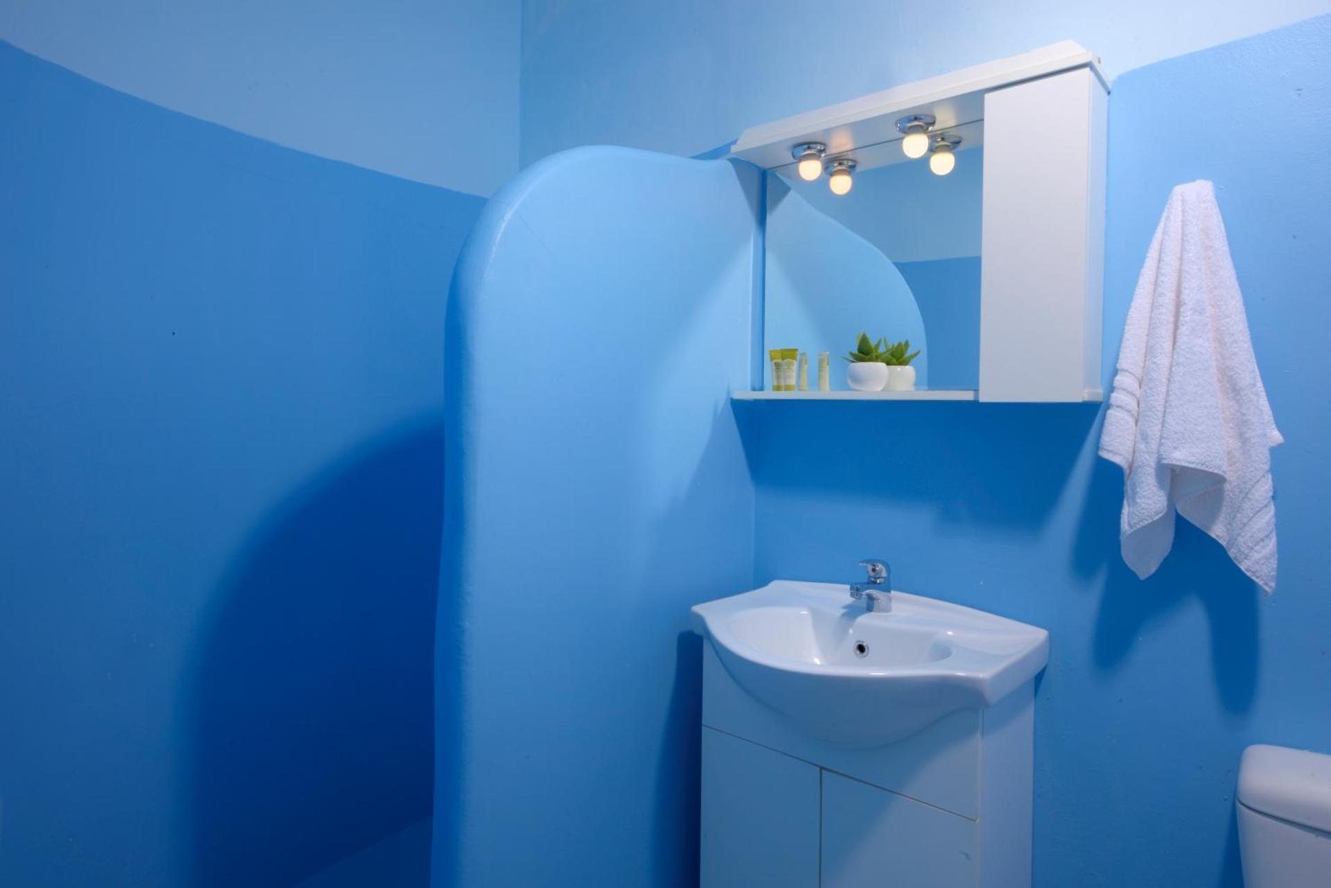 Adonis Rooms - Photo 20