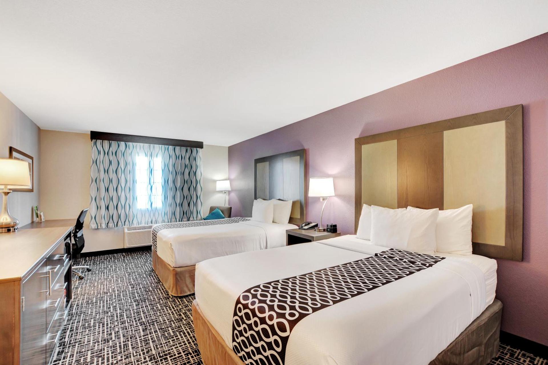 La Quinta Inn & Suites by Wyndham Las Vegas Nellis - Photo 22