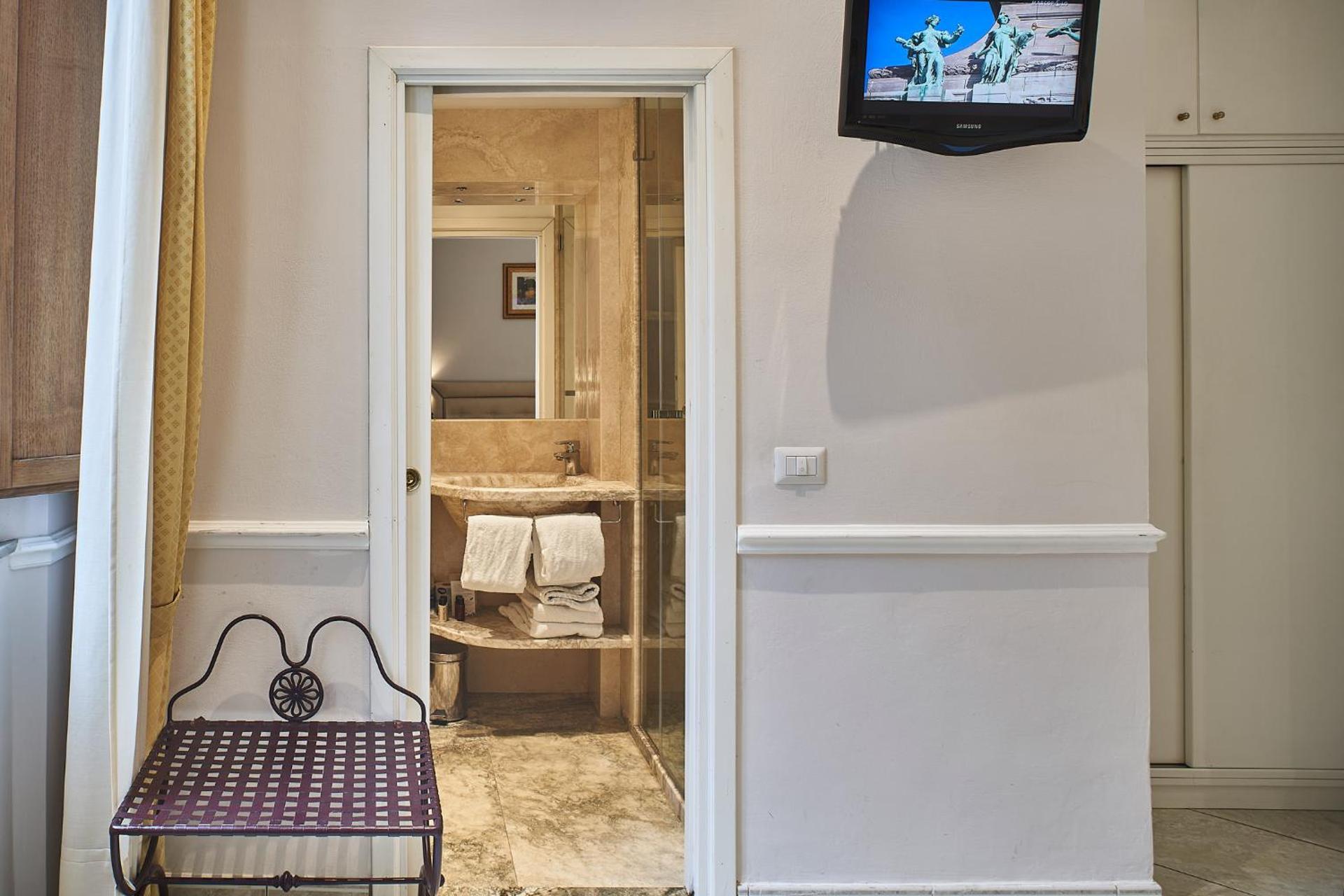 Albergo Chiusarelli - Photo 17