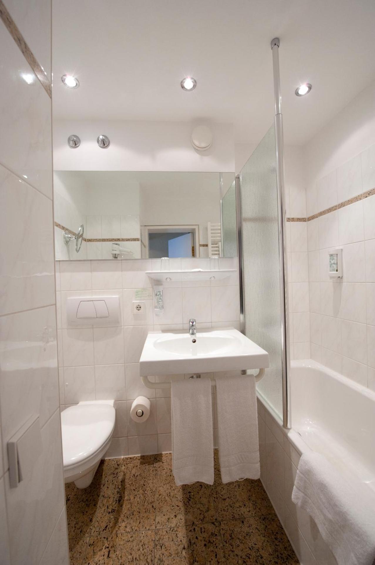 Hotel Concorde - Photo 30