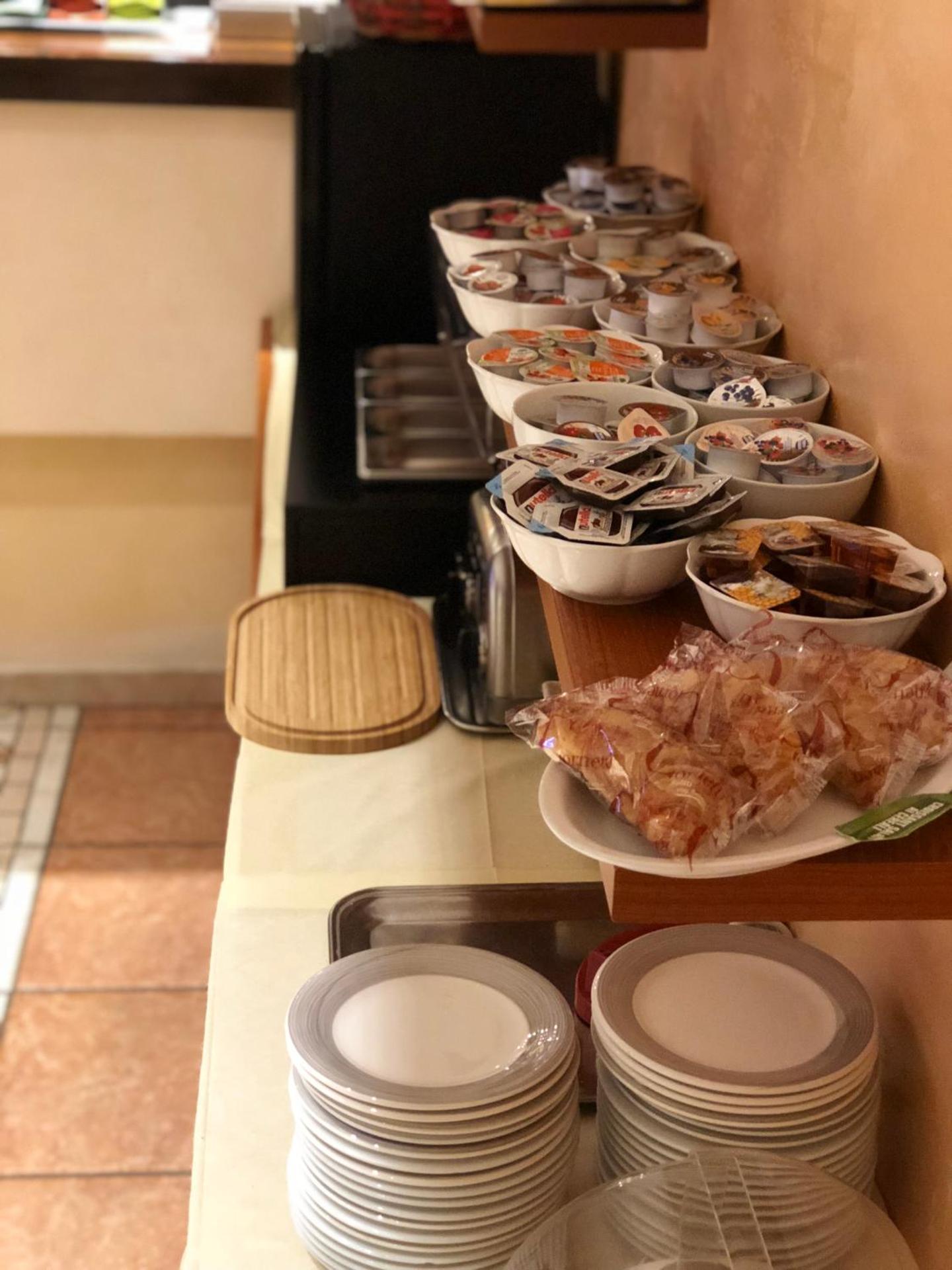 Hotel Serena - Photo 5