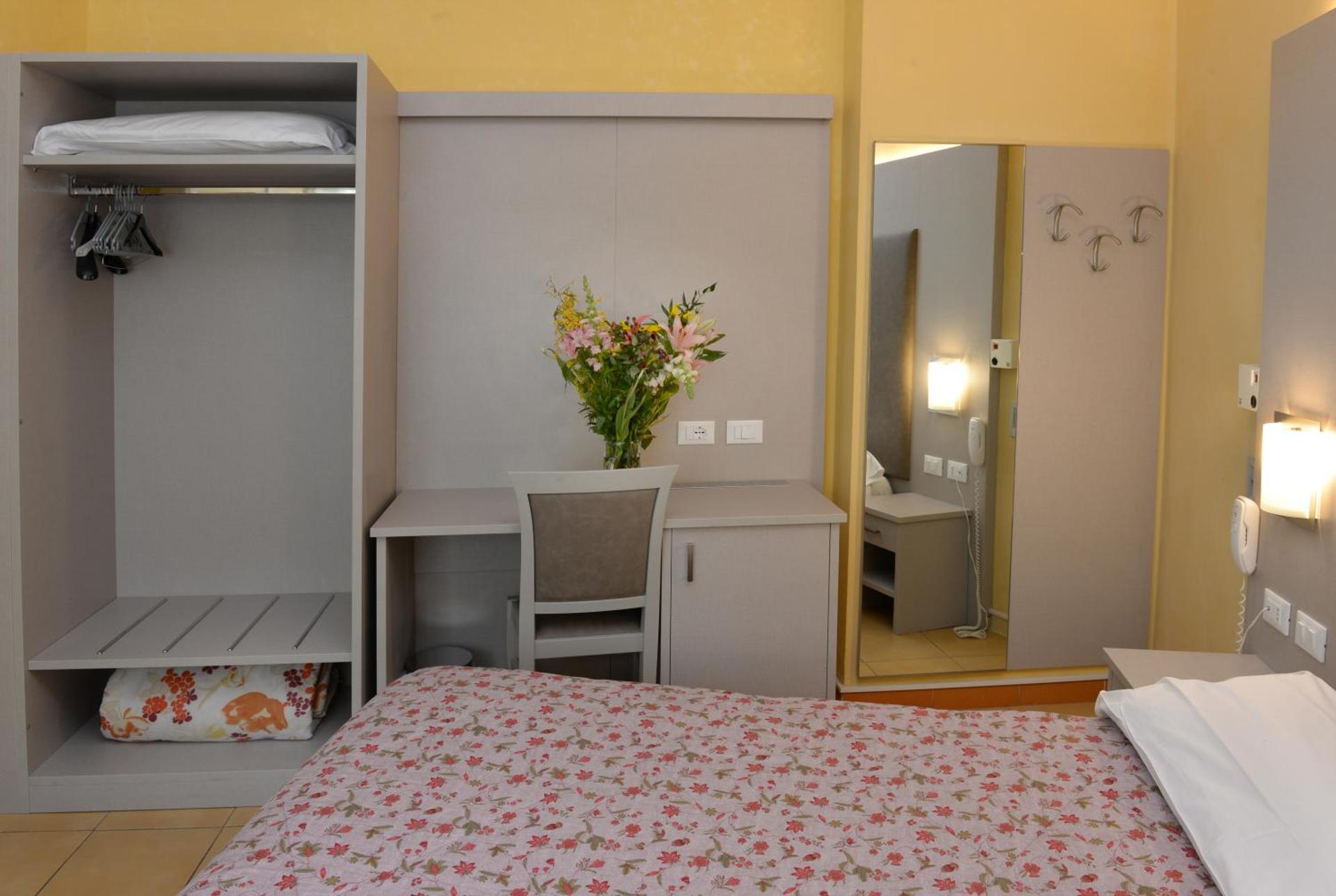 Hotel Puntabella - Photo 12