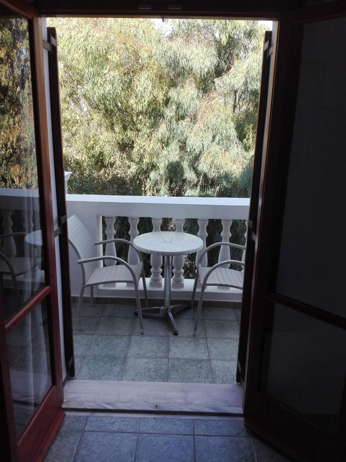 Finikas Santorini - Photo 34