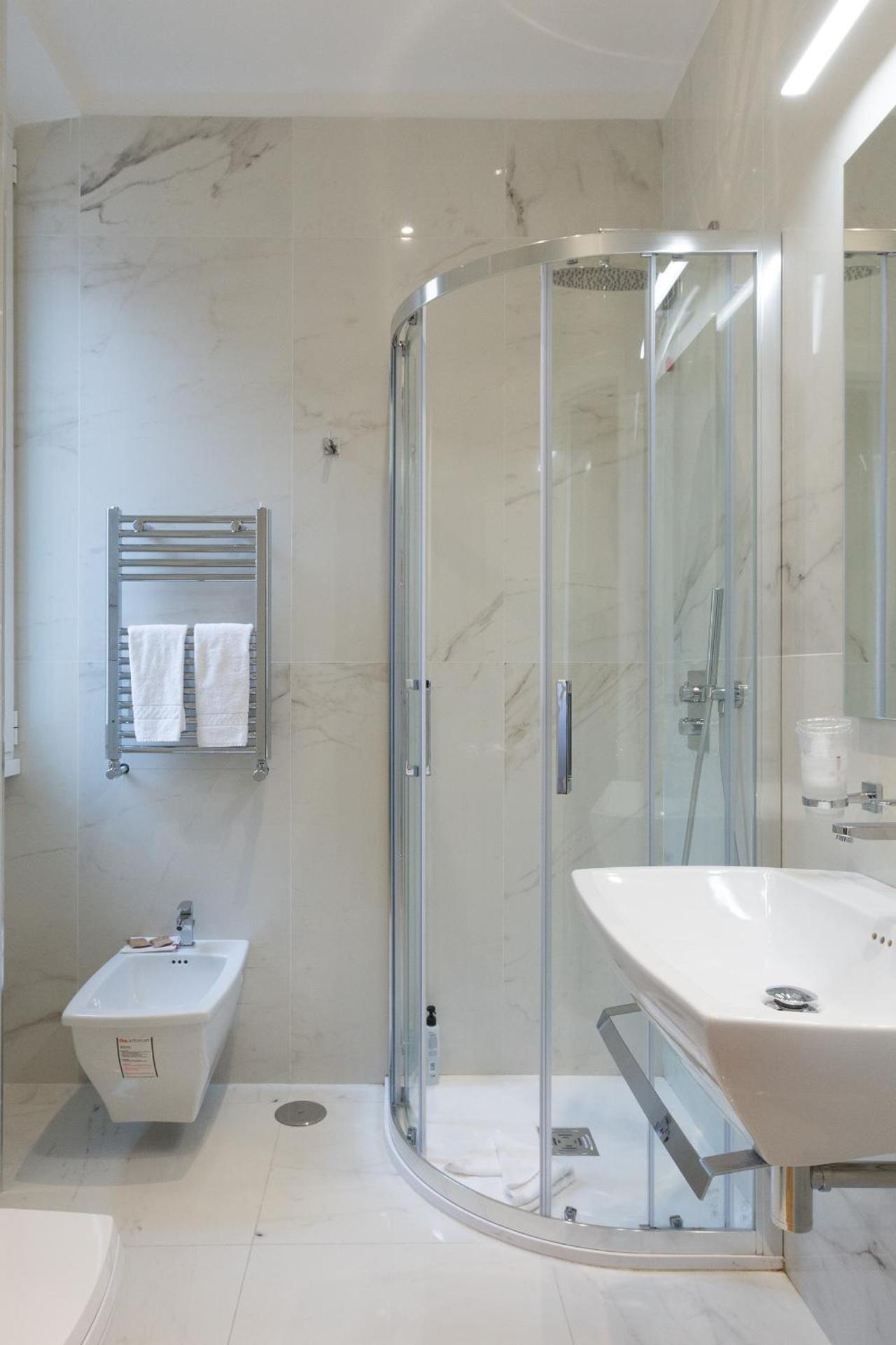 Floris Hotel - Photo 119