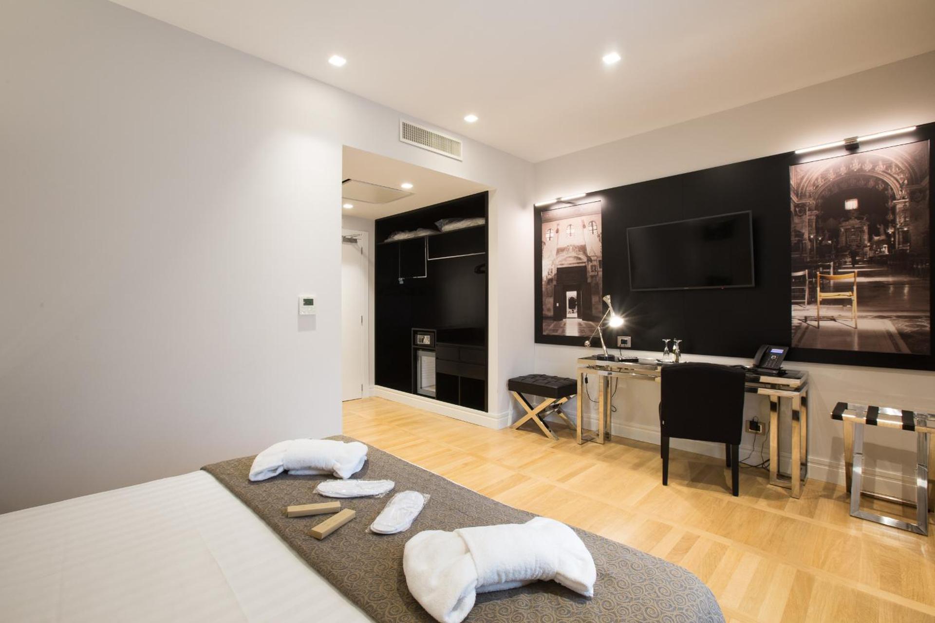 Floris Hotel - Photo 105