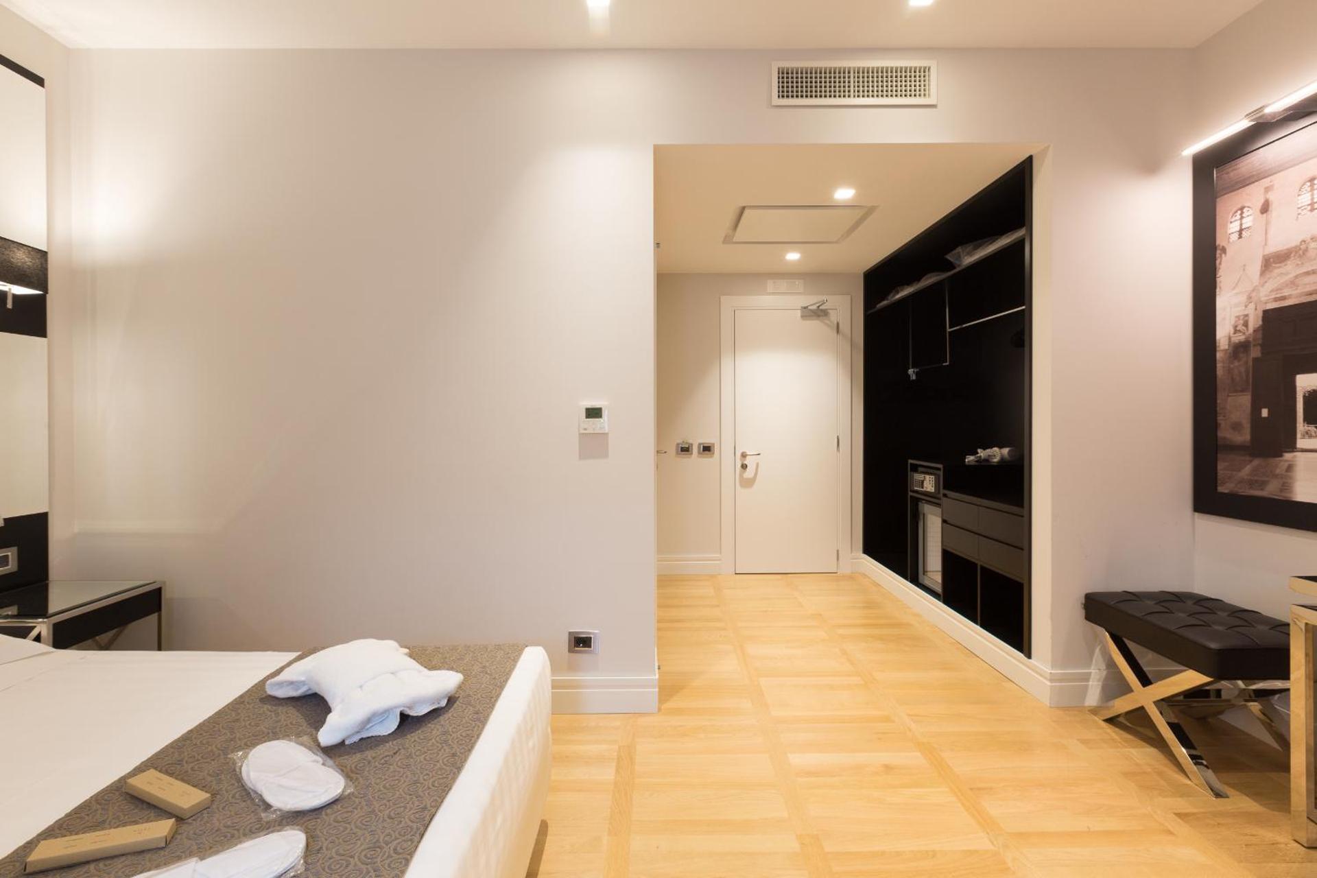 Floris Hotel - Photo 106