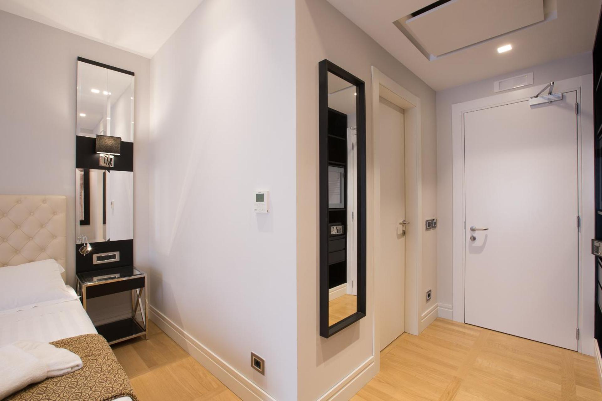 Floris Hotel - Photo 107