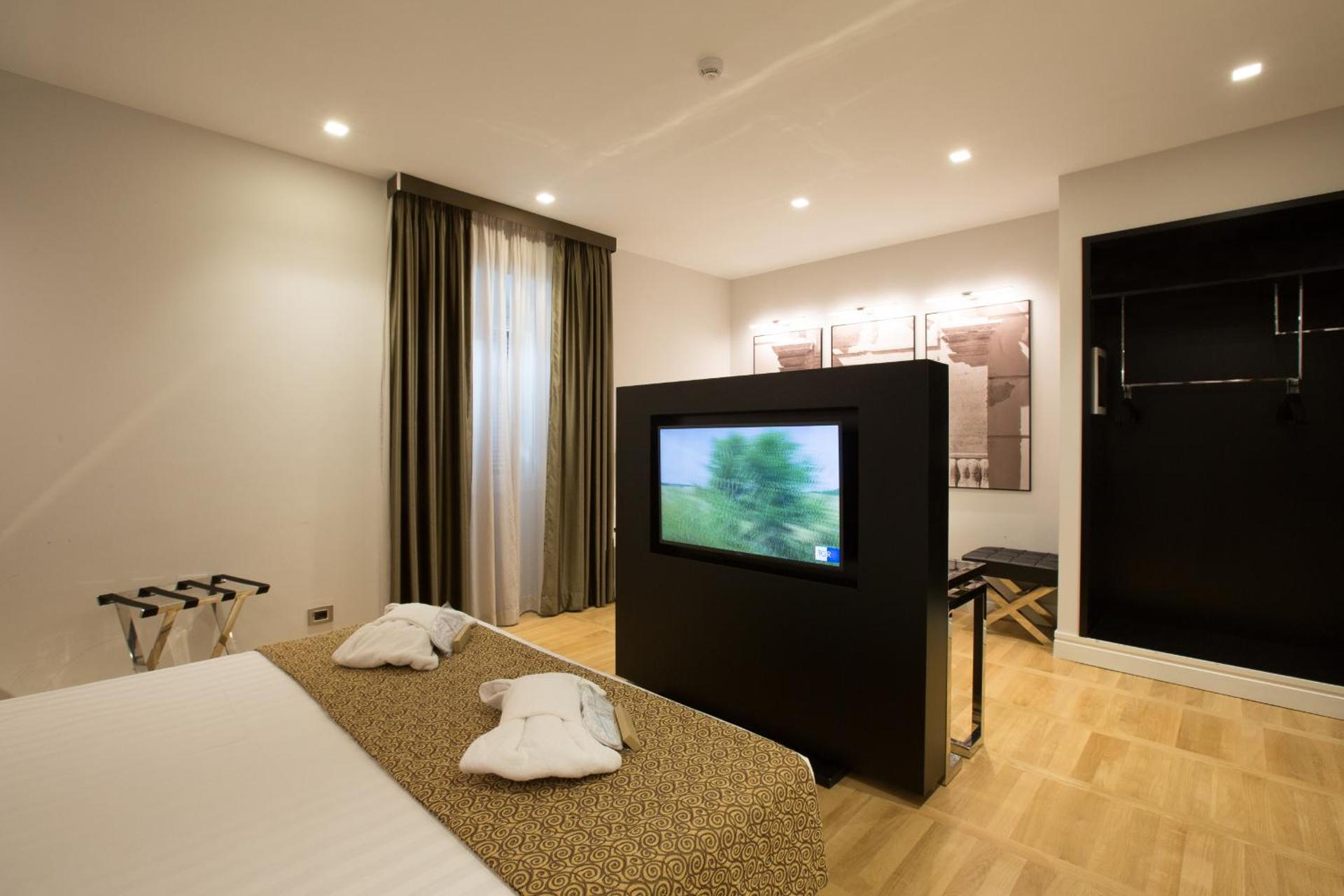 Floris Hotel - Photo 83