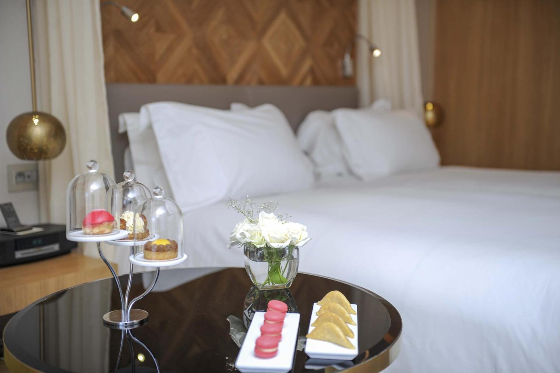 Contemporary Deluxe Room with Balcony and Pool View