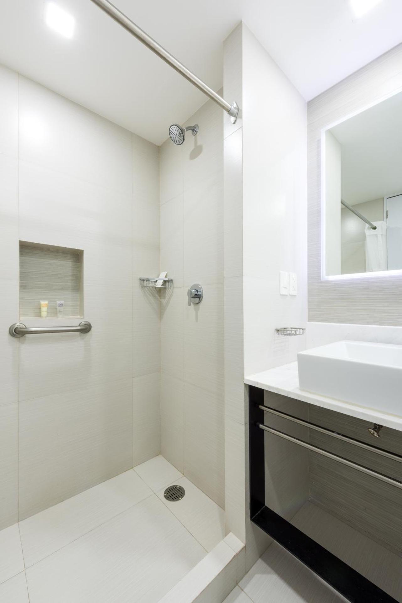Hotel Casa Blanca - Photo 49
