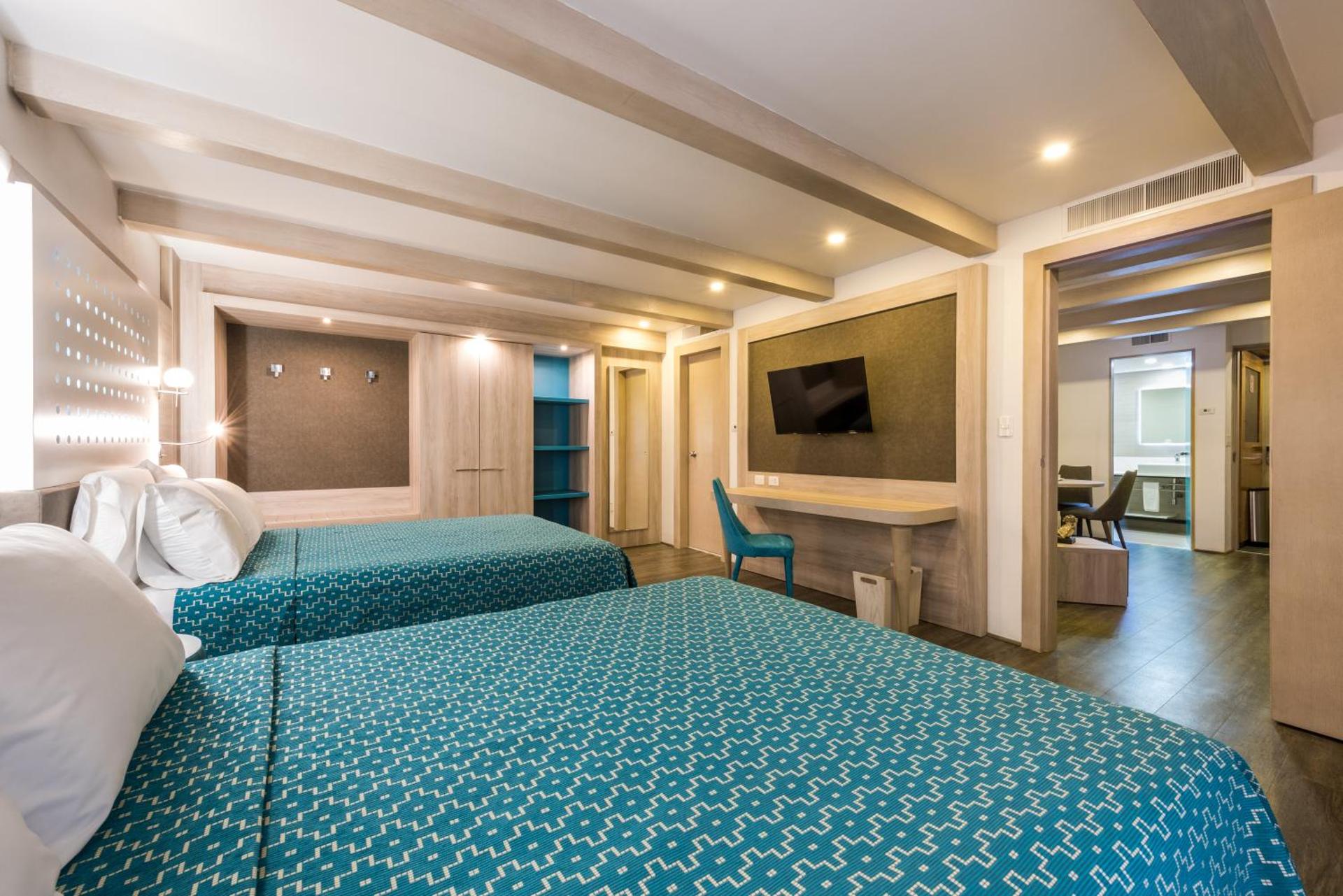 Hotel Casa Blanca - Photo 73