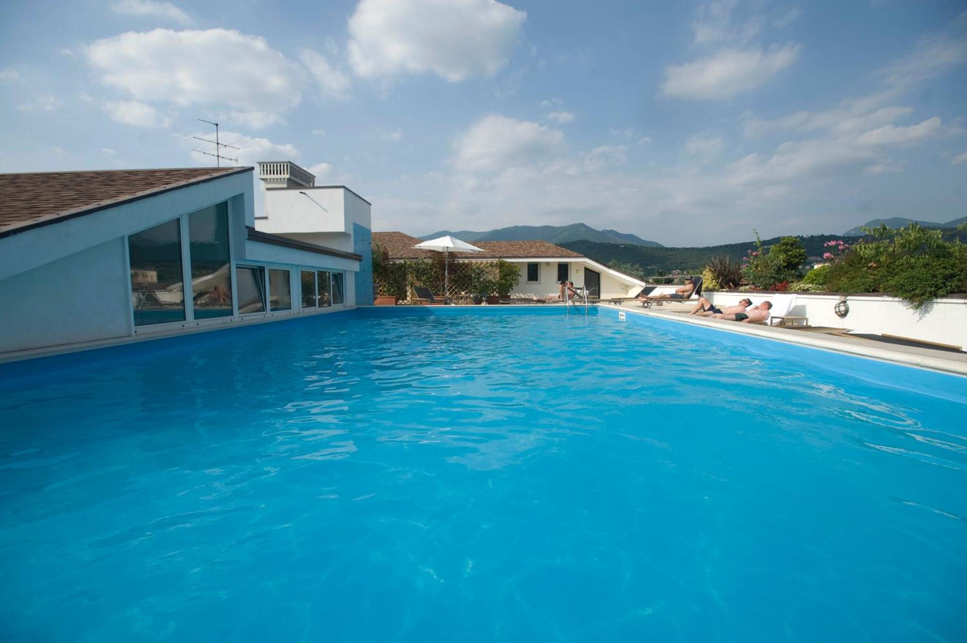 Regal Residence - Photo 8