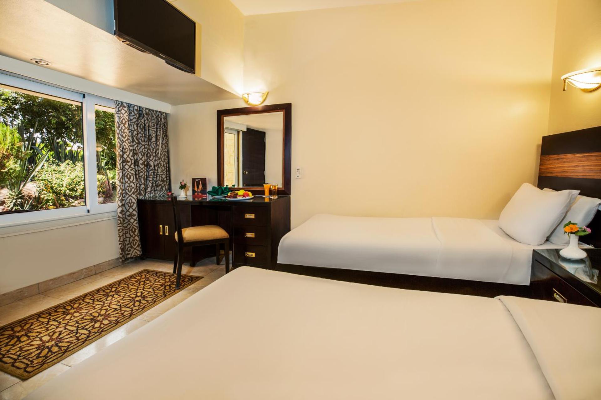 Standard Room with Garden View