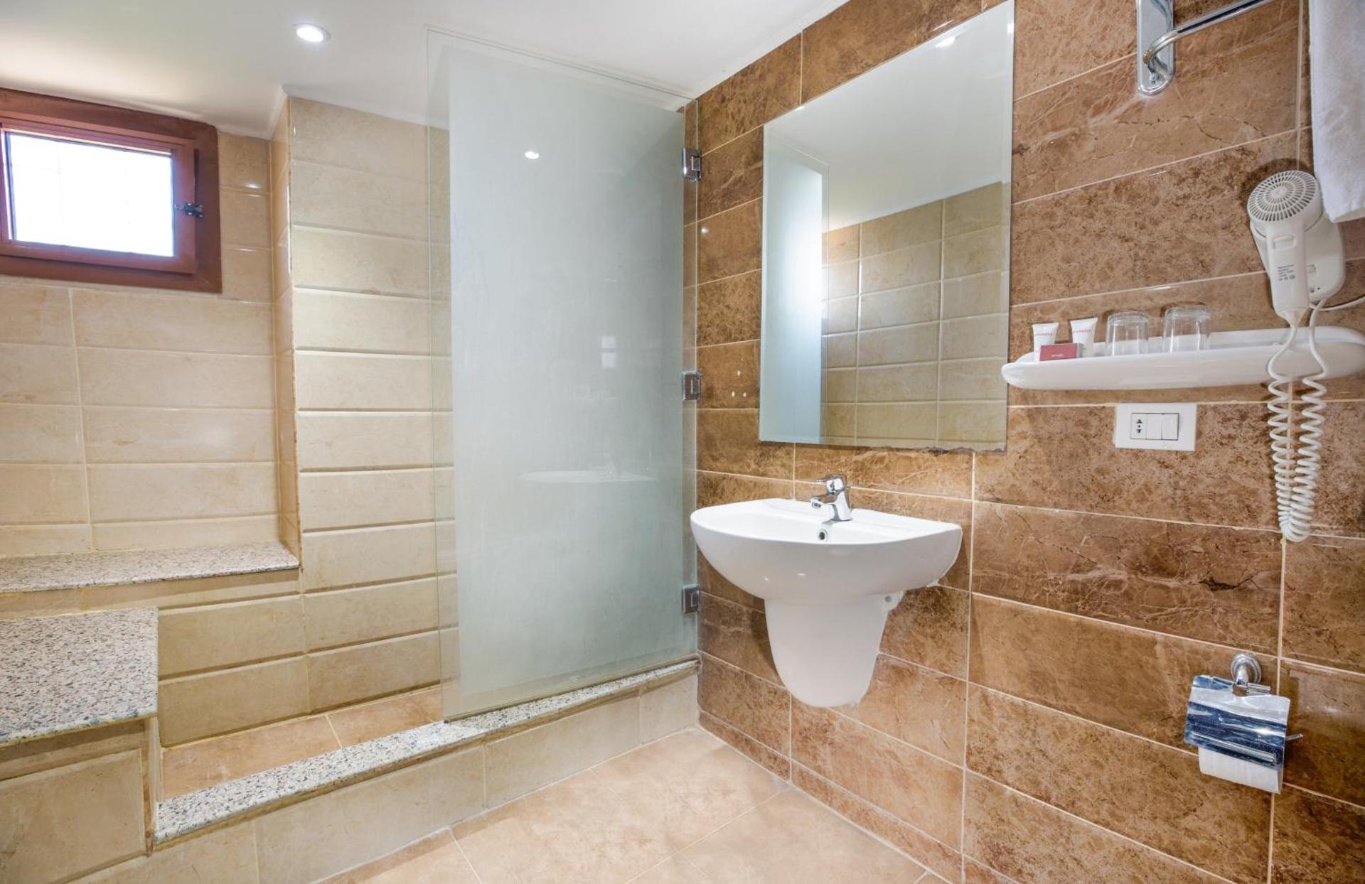 Obelisk Nile Hotel Aswan - Photo 53