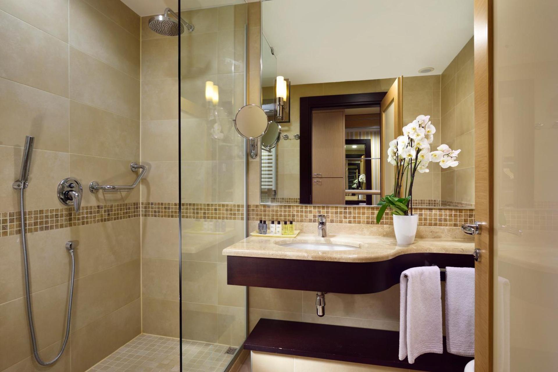 UNAHOTELS Varese - Photo 56