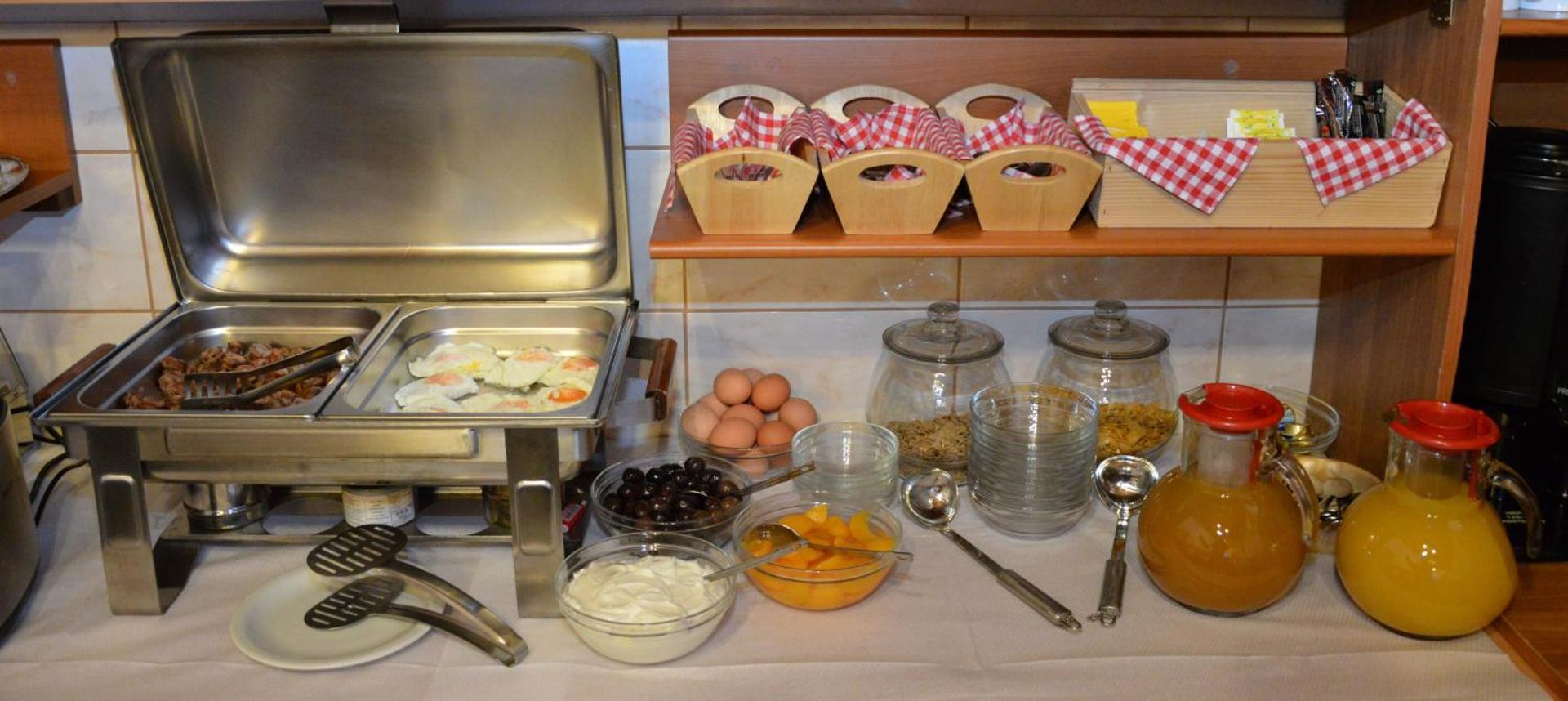 Hotel Adonis - Photo 42