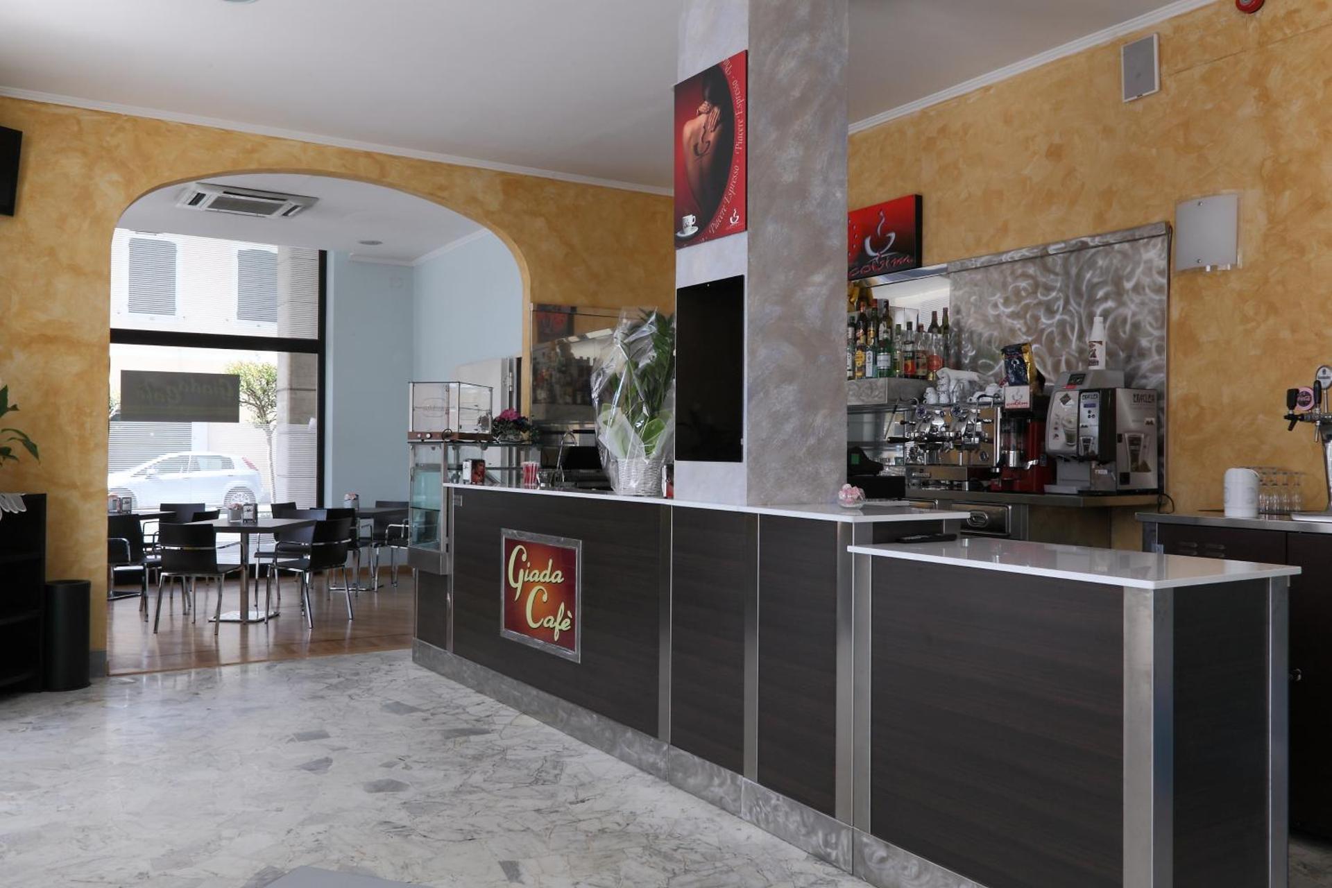 Hotel Ferrari - Photo 2
