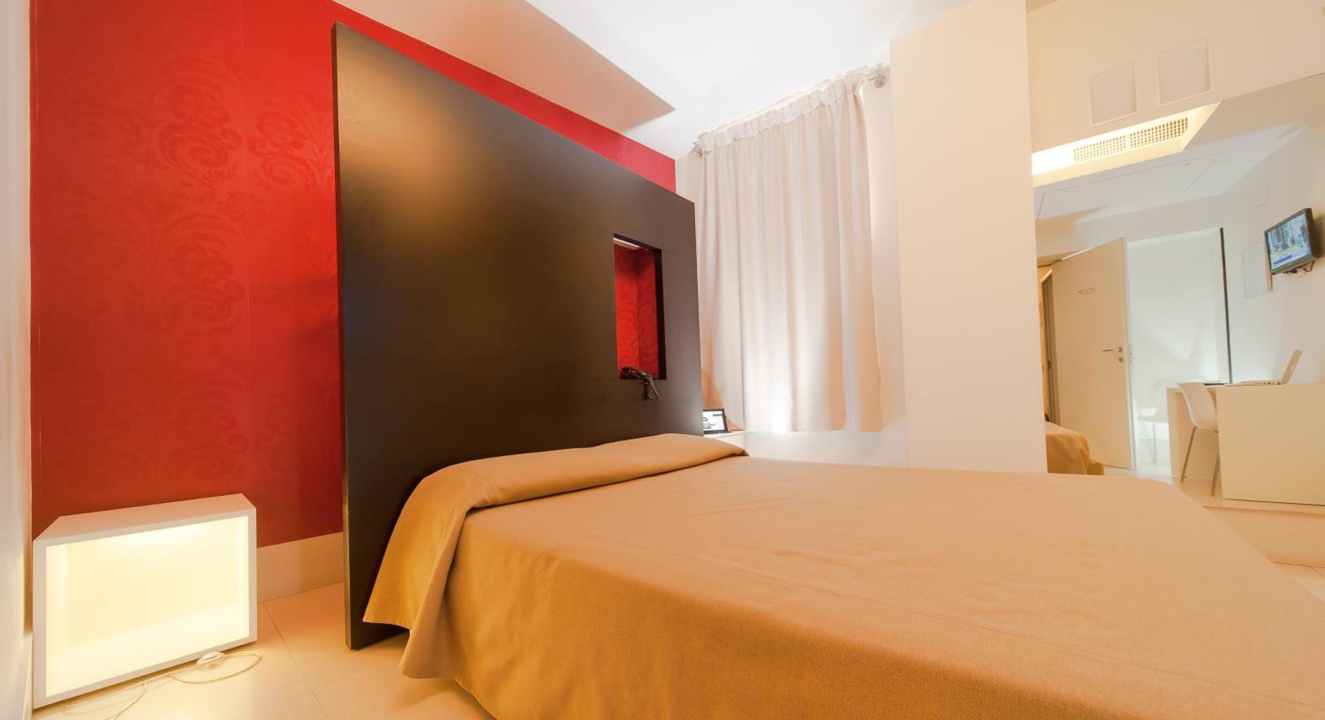 Savoy Hotel - Photo 40