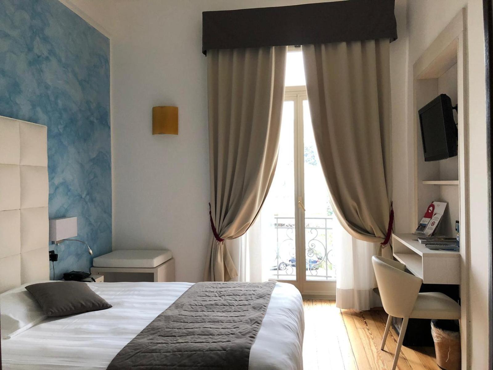 Double or Twin Room with Hill View