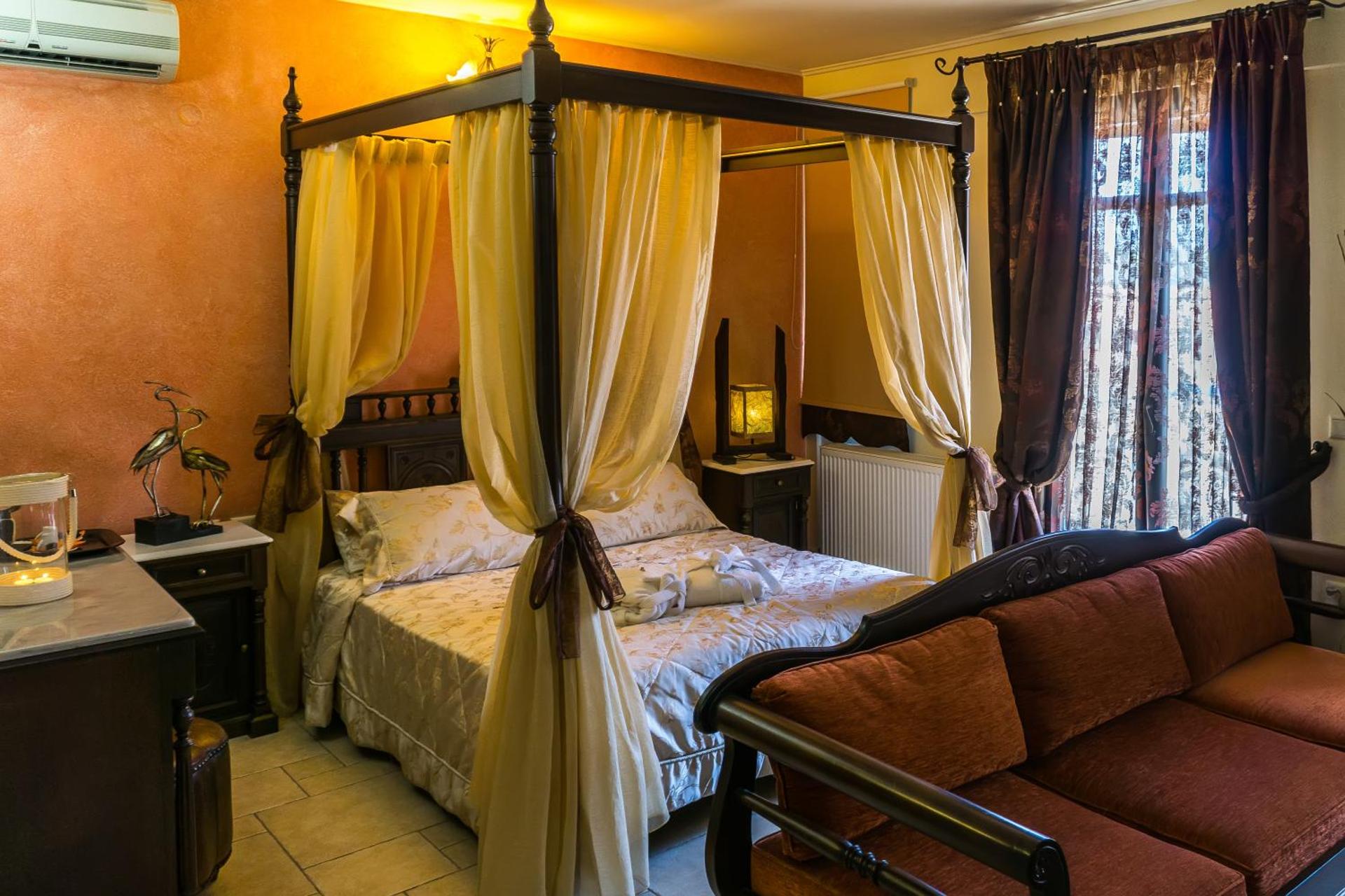 ''EPAVLIS boutique GALAXIDI'' - Photo 4