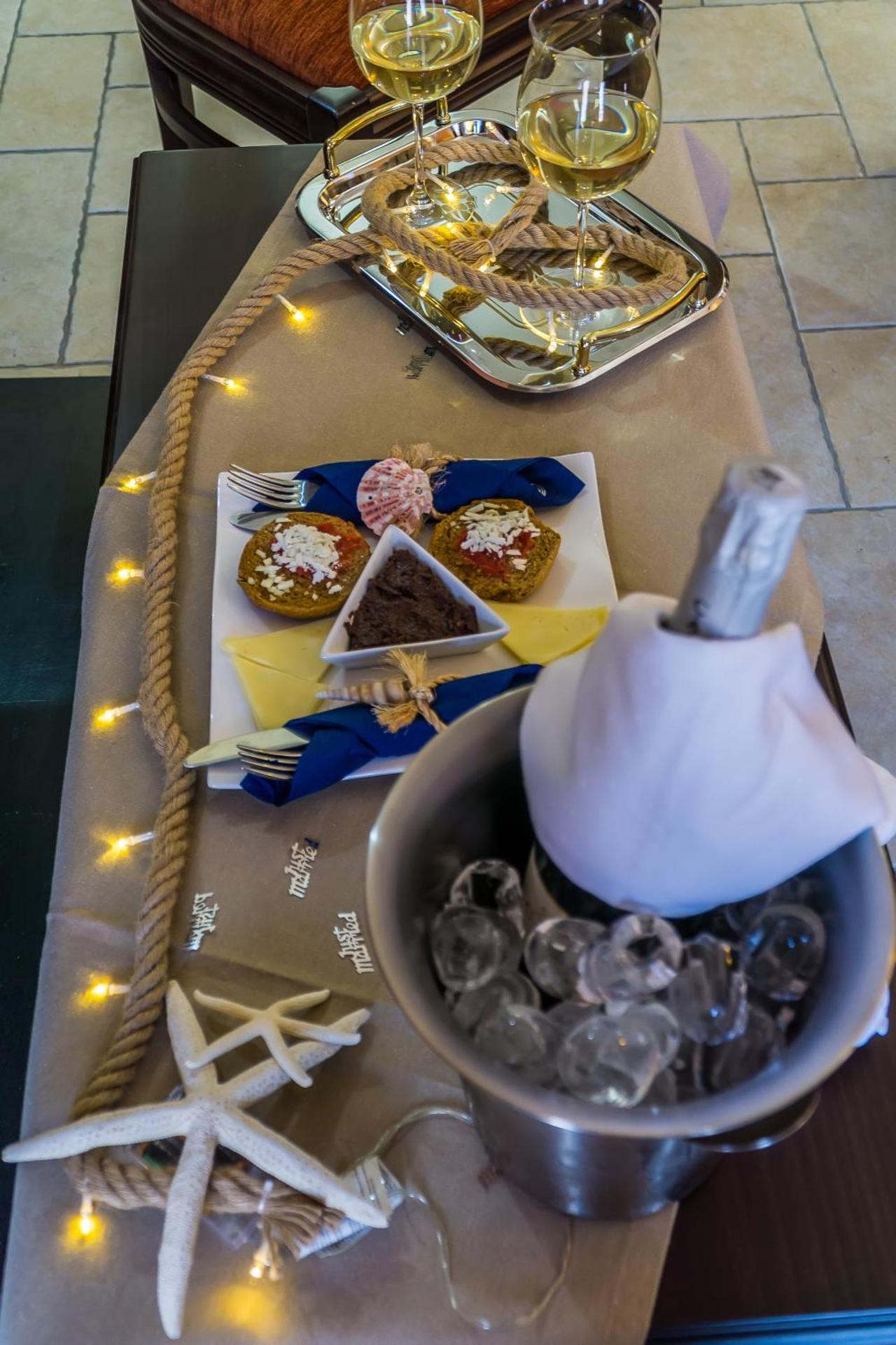 ''EPAVLIS boutique GALAXIDI'' - Photo 16