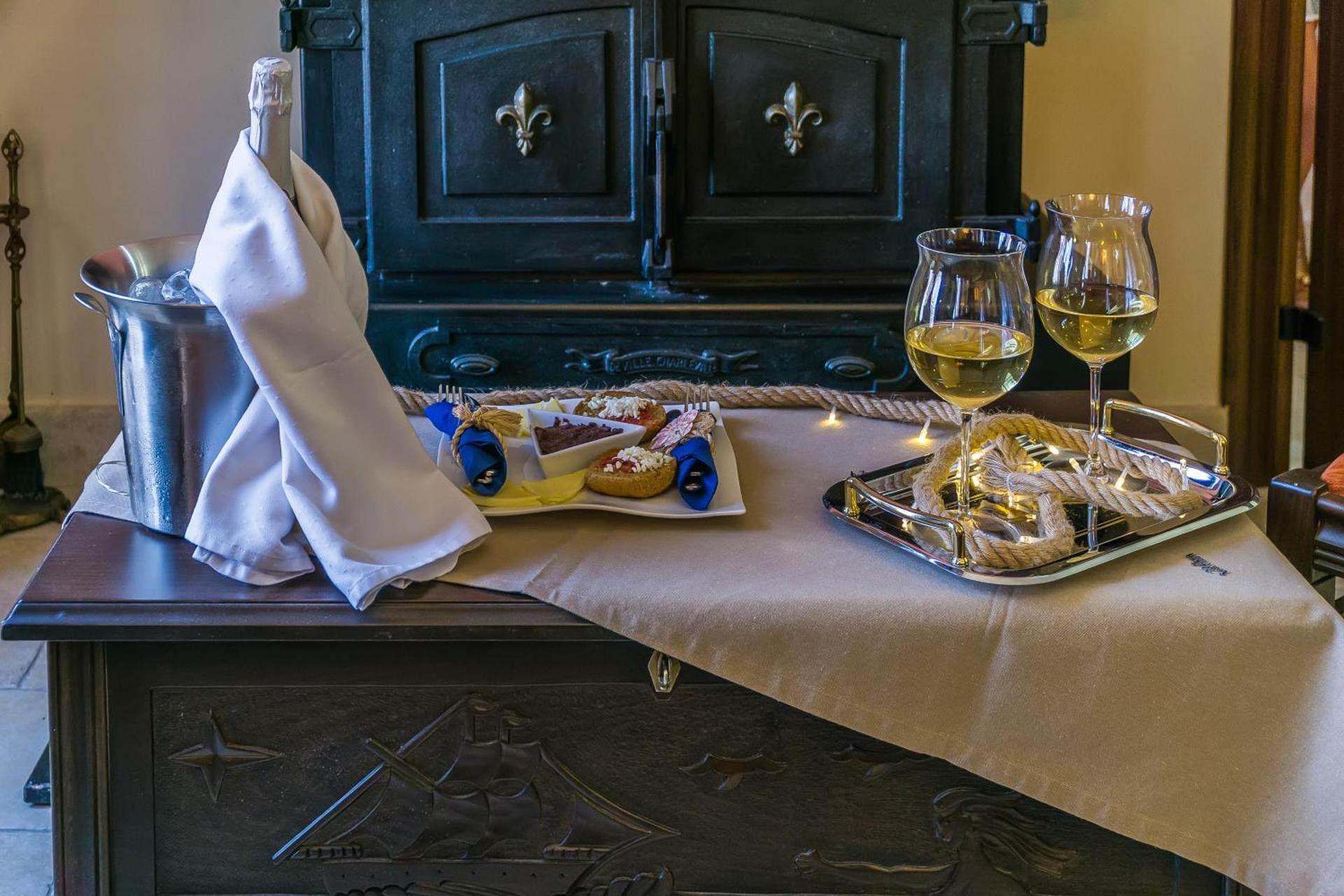 ''EPAVLIS boutique GALAXIDI'' - Photo 9