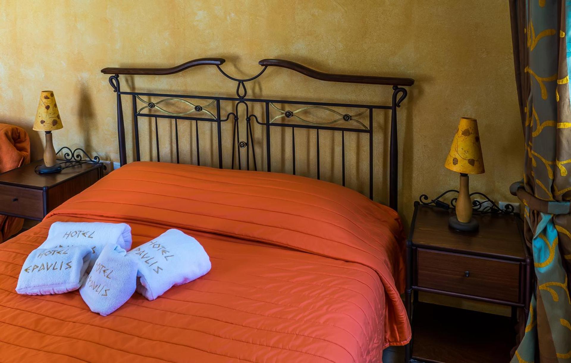 ''EPAVLIS boutique GALAXIDI'' - Photo 71