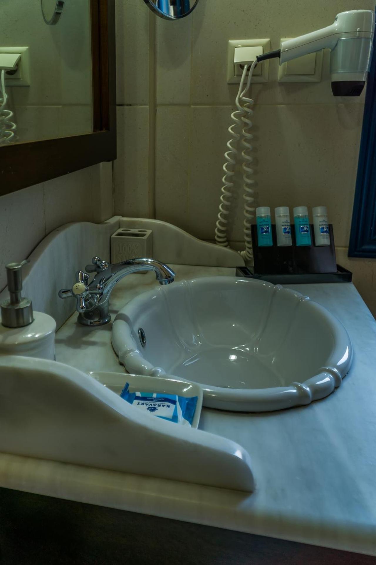 ''EPAVLIS boutique GALAXIDI'' - Photo 61