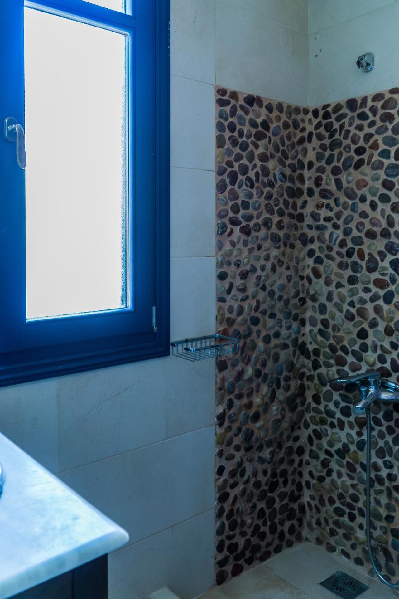 ''EPAVLIS boutique GALAXIDI'' - Photo 60