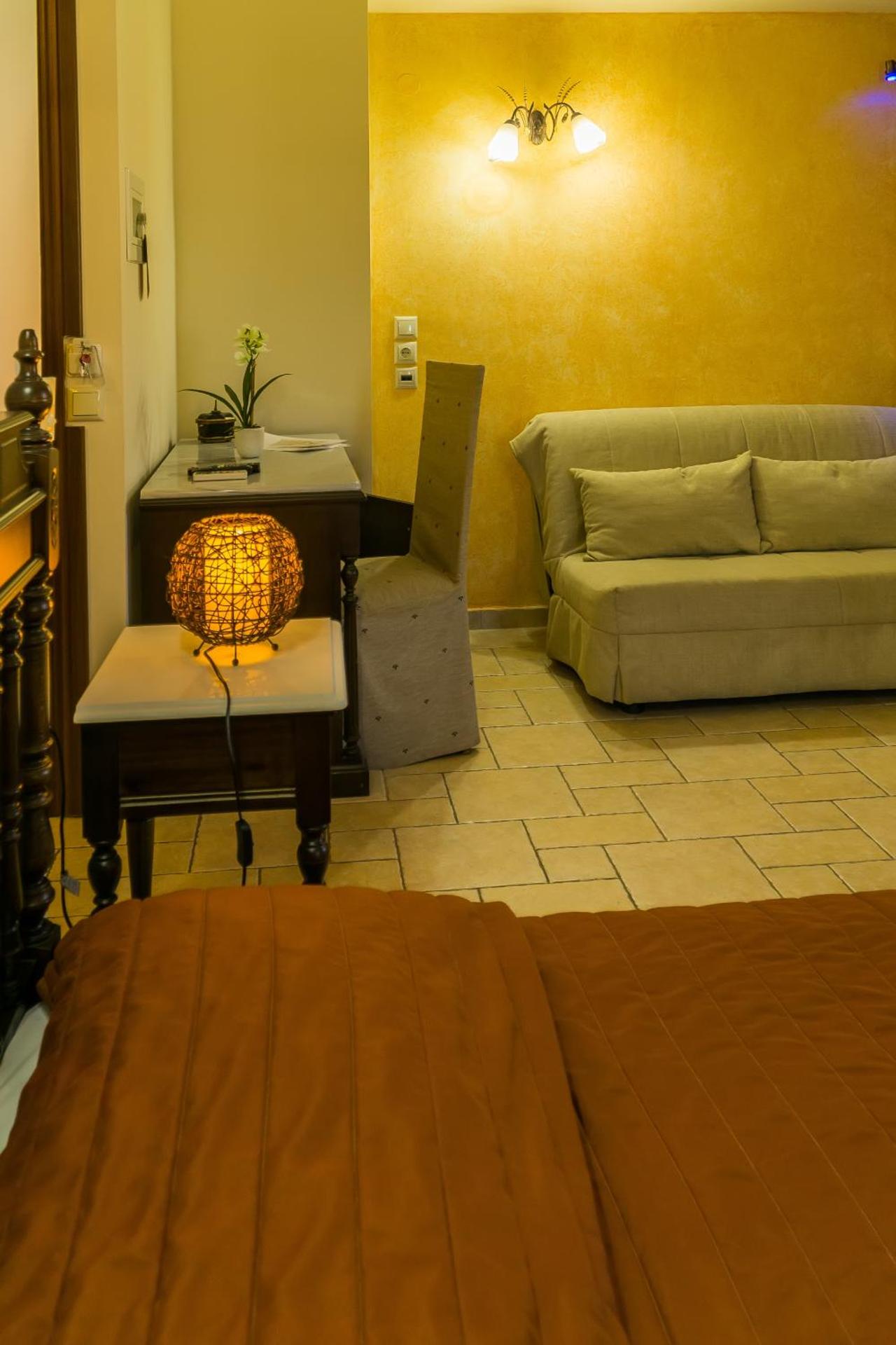 ''EPAVLIS boutique GALAXIDI'' - Photo 81